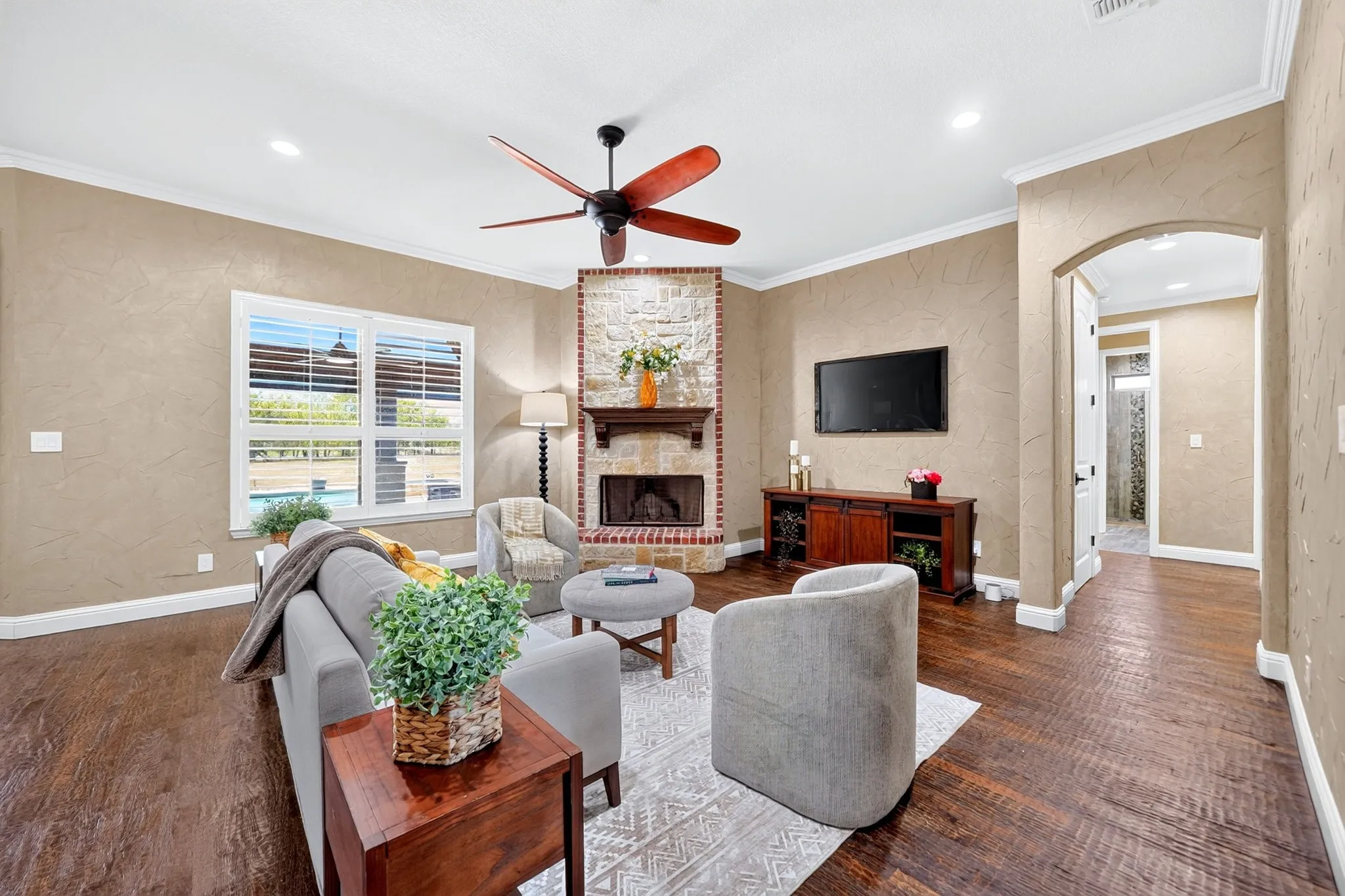 Single Family Residence For Sale in Hunt County , 2214 Buck Court, Caddo Mills, Texas 75135, 3 Bedroom, 4 Bathroom, 4 Garage spaces, 2,860 Sqft, built in 2016, mls#21388238, Real Estate Agent in Caddo Mills, Homes For Sale in Hunt county, Homes For Sale in Caddo Mills, Realtor in Caddo Mills Texas, Real Estate Brokerage Independent Realty Texas, Luminita Cordes Realtor