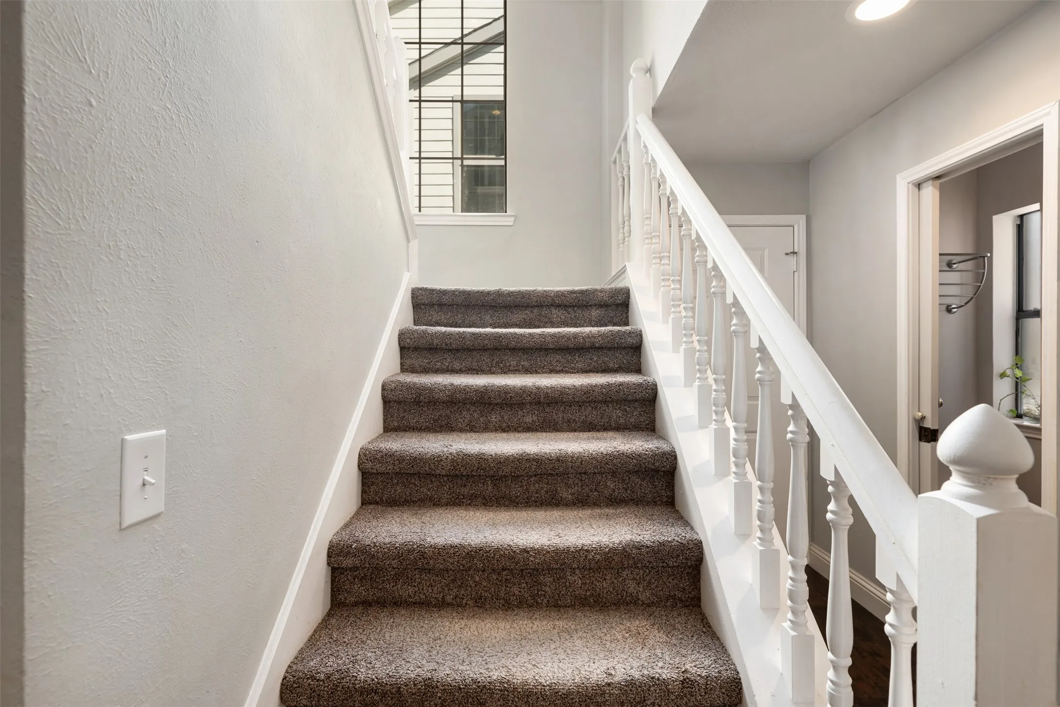 Condominium For Sale in Dallas County , 5100 Verde Valley Lane 131, Dallas, Texas 75254, 3 Bedroom, 3 Bathroom, Garage spaces, 1,545 Sqft, built in 1982, mls#21384184, Real Estate Agent in Dallas, Homes For Sale in Dallas county, Homes For Sale in Dallas, Realtor in Dallas Texas, Real Estate Brokerage Independent Realty Texas, Luminita Cordes Realtor