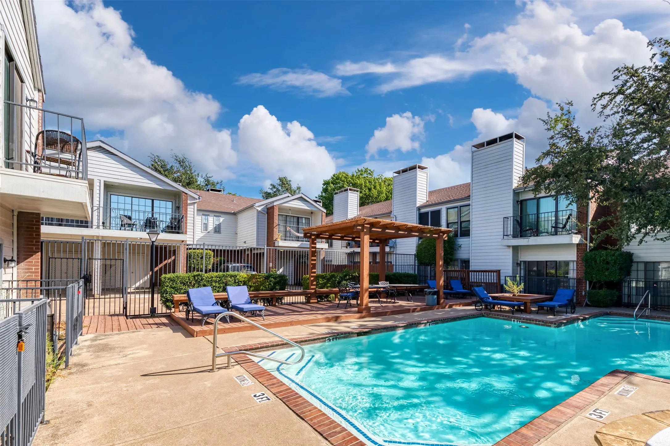 Condominium For Sale in Dallas County , 5100 Verde Valley Lane 131, Dallas, Texas 75254, 3 Bedroom, 3 Bathroom, Garage spaces, 1,545 Sqft, built in 1982, mls#21384184, Real Estate Agent in Dallas, Homes For Sale in Dallas county, Homes For Sale in Dallas, Realtor in Dallas Texas, Real Estate Brokerage Independent Realty Texas, Luminita Cordes Realtor