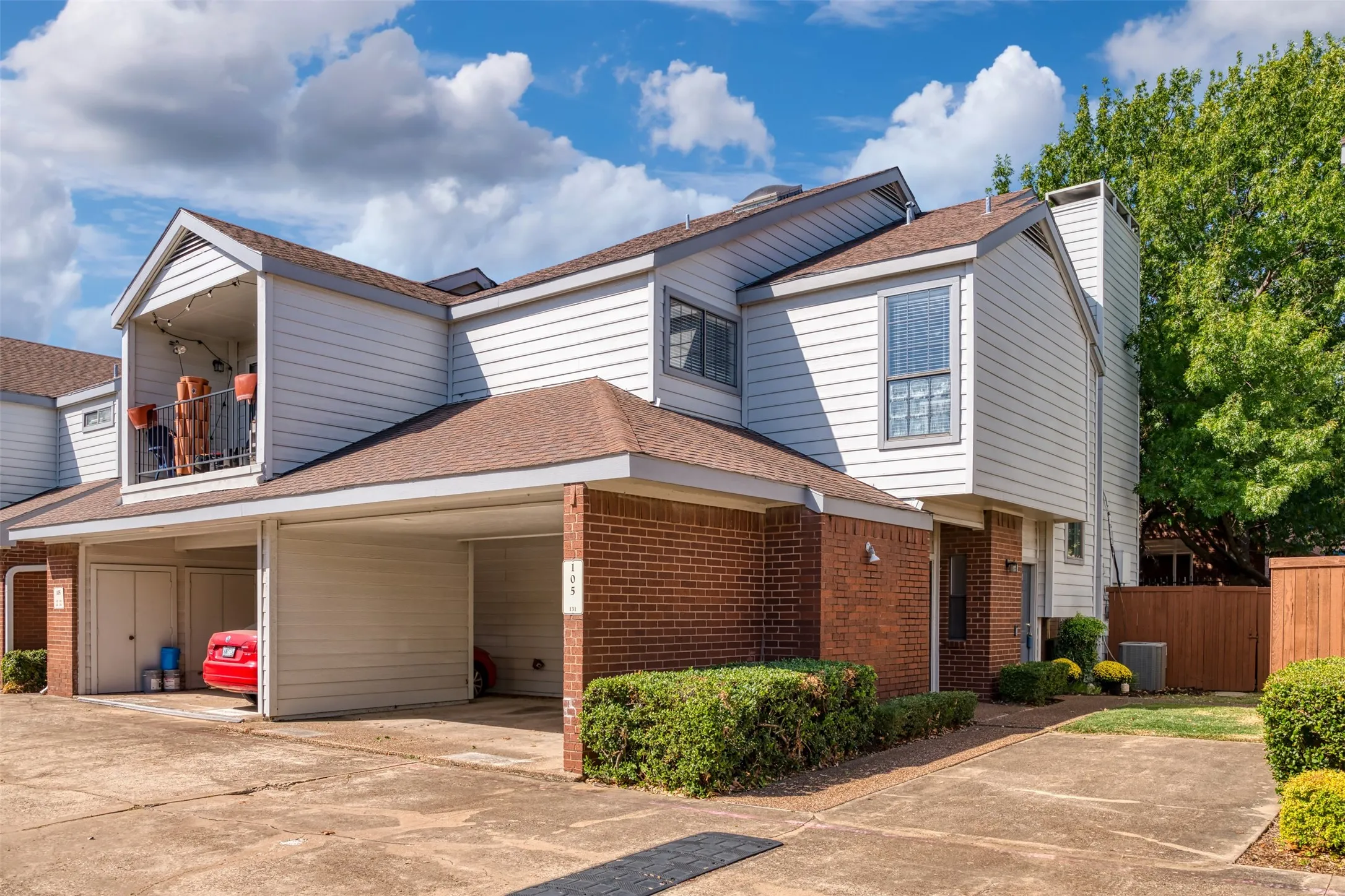 Condominium For Sale in Dallas County , 5100 Verde Valley Lane 131, Dallas, Texas 75254, 3 Bedroom, 3 Bathroom, Garage spaces, 1,545 Sqft, built in 1982, mls#21384184, Real Estate Agent in Dallas, Homes For Sale in Dallas county, Homes For Sale in Dallas, Realtor in Dallas Texas, Real Estate Brokerage Independent Realty Texas, Luminita Cordes Realtor