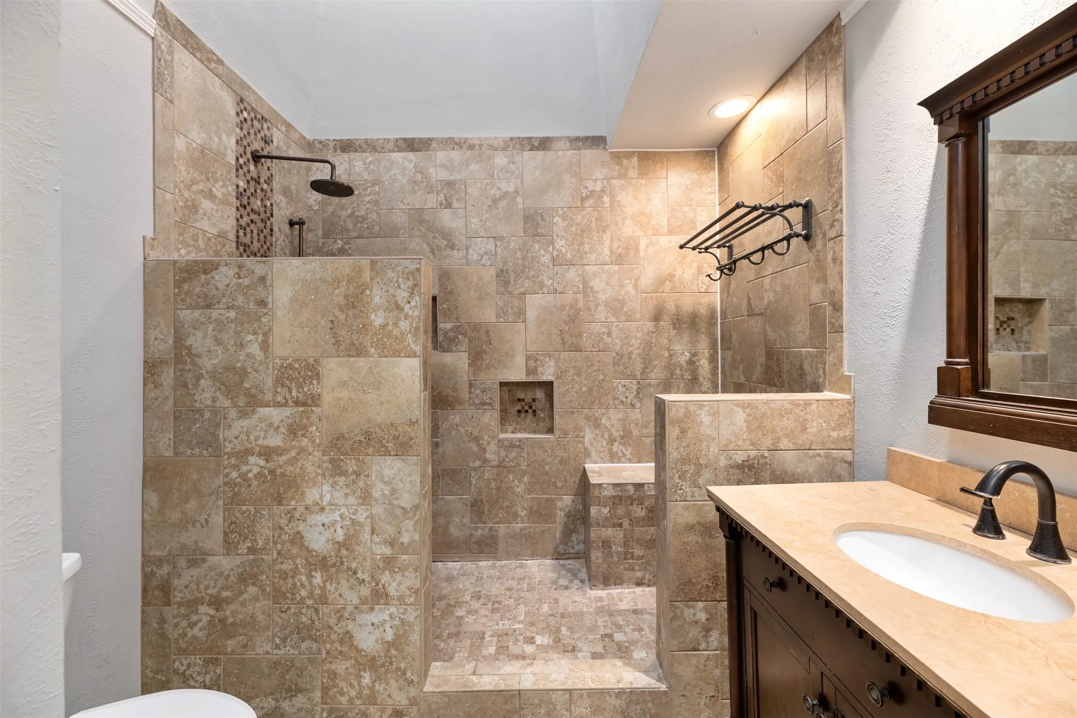 Condominium For Sale in Dallas County , 5100 Verde Valley Lane 131, Dallas, Texas 75254, 3 Bedroom, 3 Bathroom, Garage spaces, 1,545 Sqft, built in 1982, mls#21384184, Real Estate Agent in Dallas, Homes For Sale in Dallas county, Homes For Sale in Dallas, Realtor in Dallas Texas, Real Estate Brokerage Independent Realty Texas, Luminita Cordes Realtor