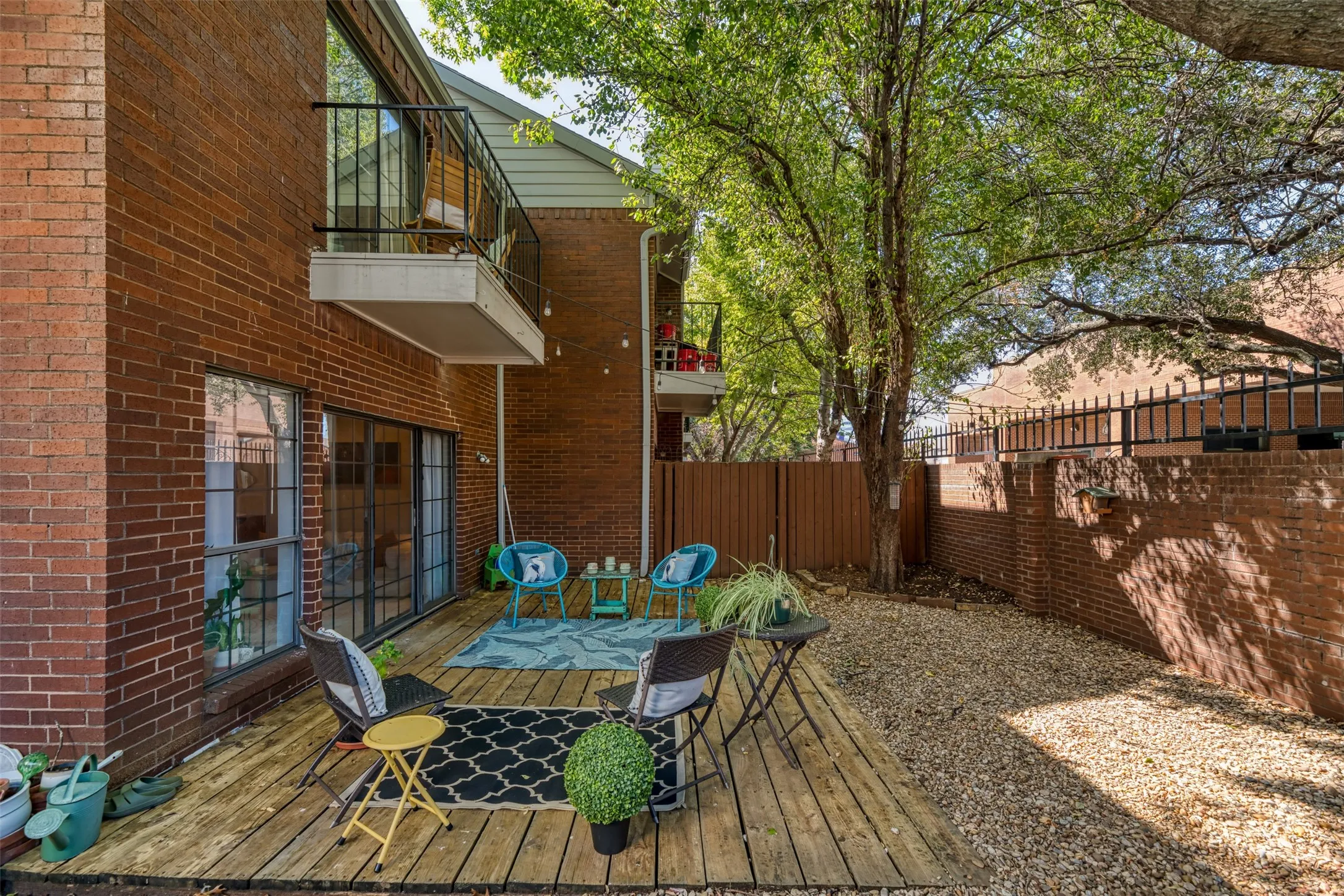 Condominium For Sale in Dallas County , 5100 Verde Valley Lane 131, Dallas, Texas 75254, 3 Bedroom, 3 Bathroom, Garage spaces, 1,545 Sqft, built in 1982, mls#21384184, Real Estate Agent in Dallas, Homes For Sale in Dallas county, Homes For Sale in Dallas, Realtor in Dallas Texas, Real Estate Brokerage Independent Realty Texas, Luminita Cordes Realtor