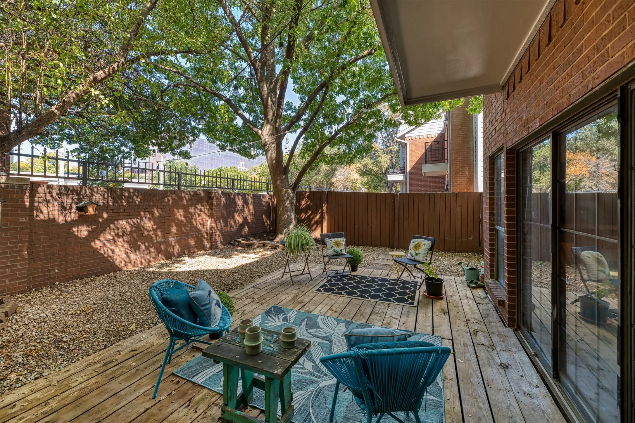 Condominium For Sale in Dallas County , 5100 Verde Valley Lane 131, Dallas, Texas 75254, 3 Bedroom, 3 Bathroom, Garage spaces, 1,545 Sqft, built in 1982, mls#21384184, Real Estate Agent in Dallas, Homes For Sale in Dallas county, Homes For Sale in Dallas, Realtor in Dallas Texas, Real Estate Brokerage Independent Realty Texas, Luminita Cordes Realtor