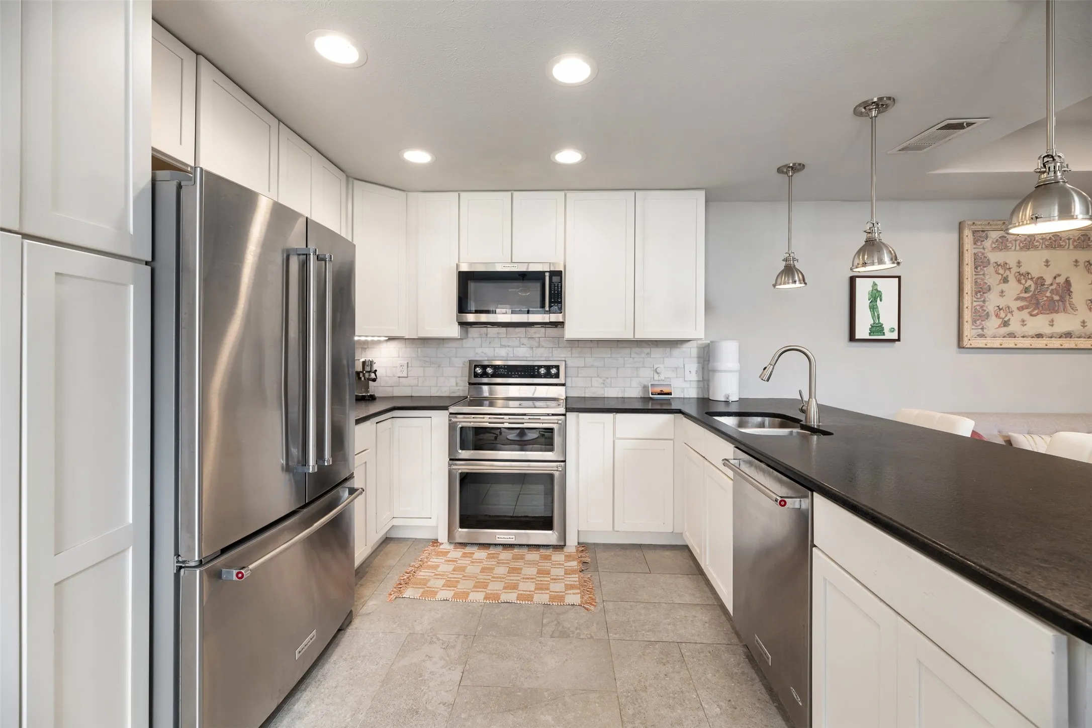 Condominium For Sale in Dallas County , 5100 Verde Valley Lane 131, Dallas, Texas 75254, 3 Bedroom, 3 Bathroom, Garage spaces, 1,545 Sqft, built in 1982, mls#21384184, Real Estate Agent in Dallas, Homes For Sale in Dallas county, Homes For Sale in Dallas, Realtor in Dallas Texas, Real Estate Brokerage Independent Realty Texas, Luminita Cordes Realtor