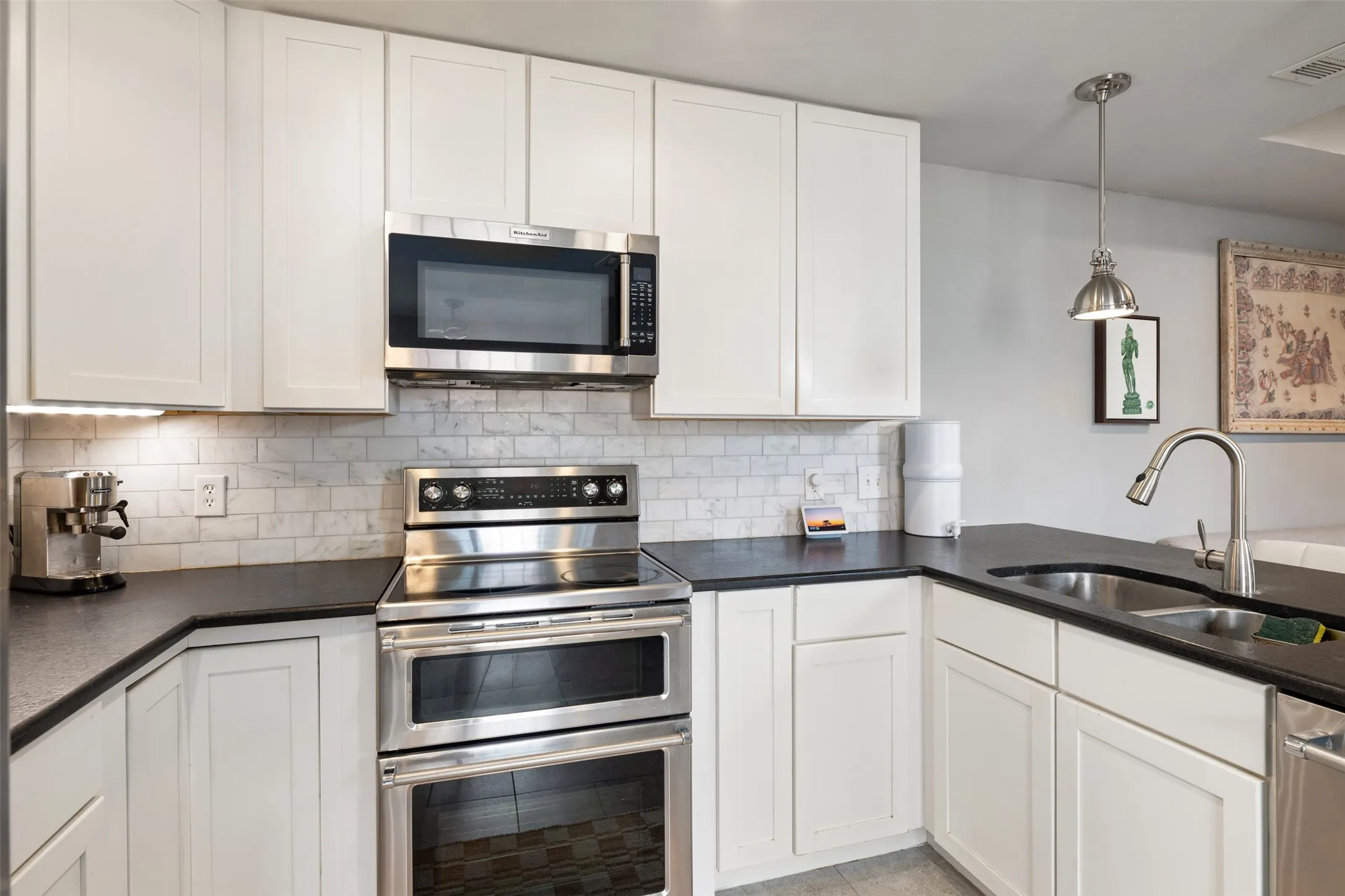 Condominium For Sale in Dallas County , 5100 Verde Valley Lane 131, Dallas, Texas 75254, 3 Bedroom, 3 Bathroom, Garage spaces, 1,545 Sqft, built in 1982, mls#21384184, Real Estate Agent in Dallas, Homes For Sale in Dallas county, Homes For Sale in Dallas, Realtor in Dallas Texas, Real Estate Brokerage Independent Realty Texas, Luminita Cordes Realtor