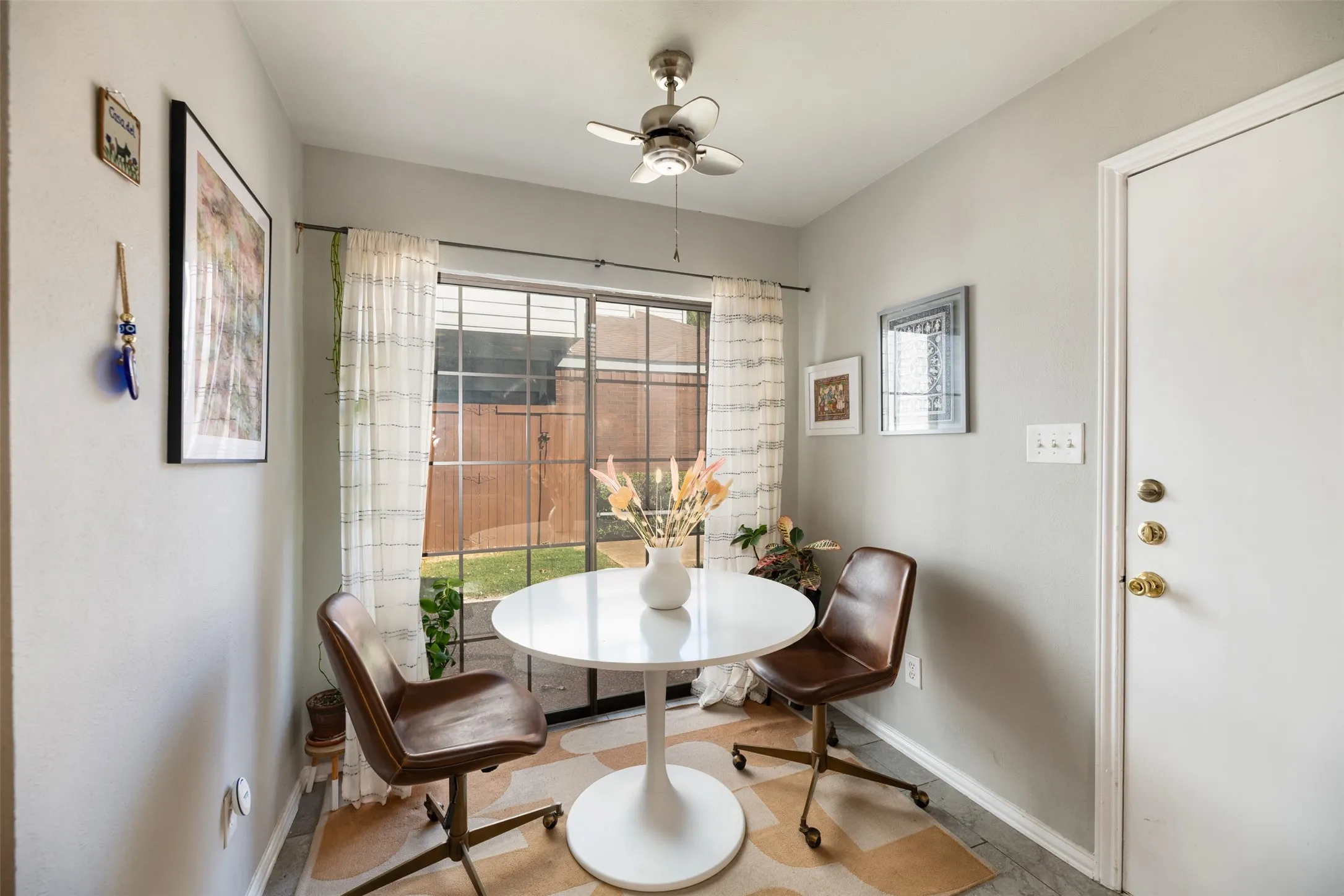 Condominium For Sale in Dallas County , 5100 Verde Valley Lane 131, Dallas, Texas 75254, 3 Bedroom, 3 Bathroom, Garage spaces, 1,545 Sqft, built in 1982, mls#21384184, Real Estate Agent in Dallas, Homes For Sale in Dallas county, Homes For Sale in Dallas, Realtor in Dallas Texas, Real Estate Brokerage Independent Realty Texas, Luminita Cordes Realtor