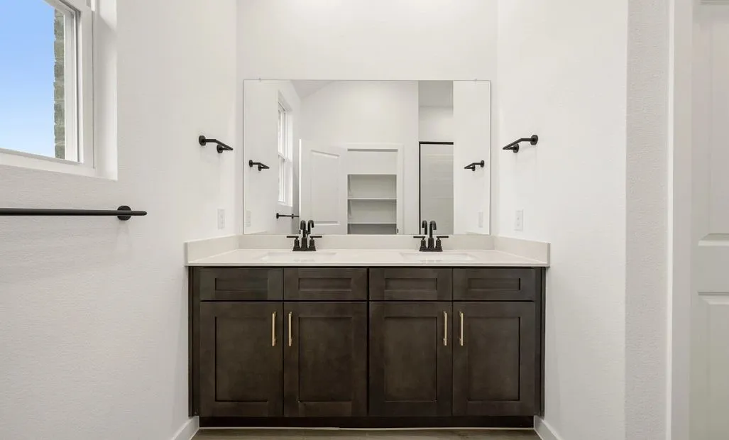 Primary Bathroom Representative Photo featuring the Oxford Collection