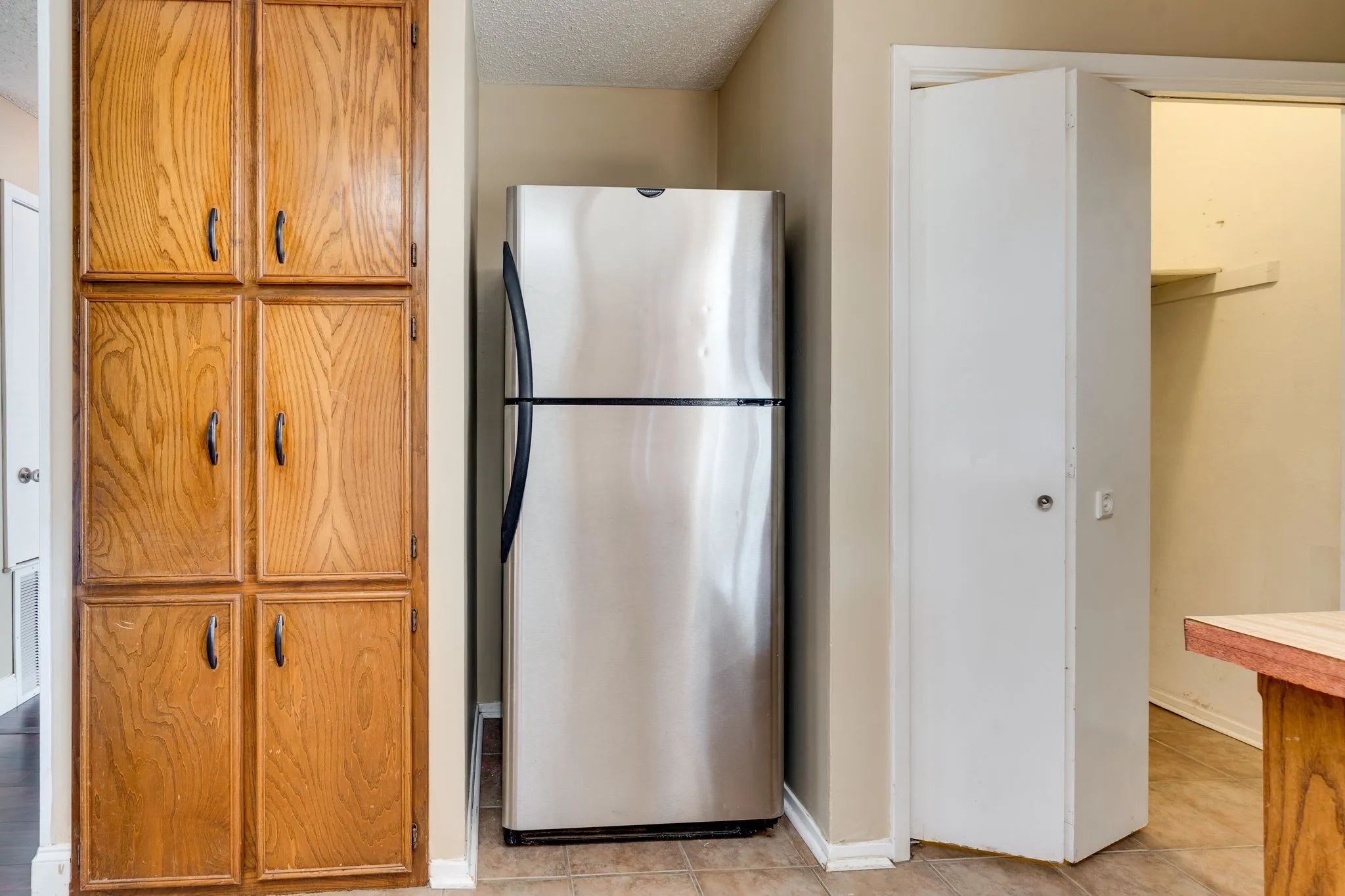 Duplex For Rent in Denton County , 613 Hunters Glen Street, Lewisville, Texas 75067, 2 Bedroom, 2 Bathroom, Garage spaces, 1,112 Sqft, built in 1983, mls#21388205, Real Estate Agent in Lewisville, Homes For Rent in Denton county, Homes For Rent in Lewisville, Realtor in Lewisville Texas, Real Estate Brokerage Independent Realty Texas, Luminita Cordes Realtor