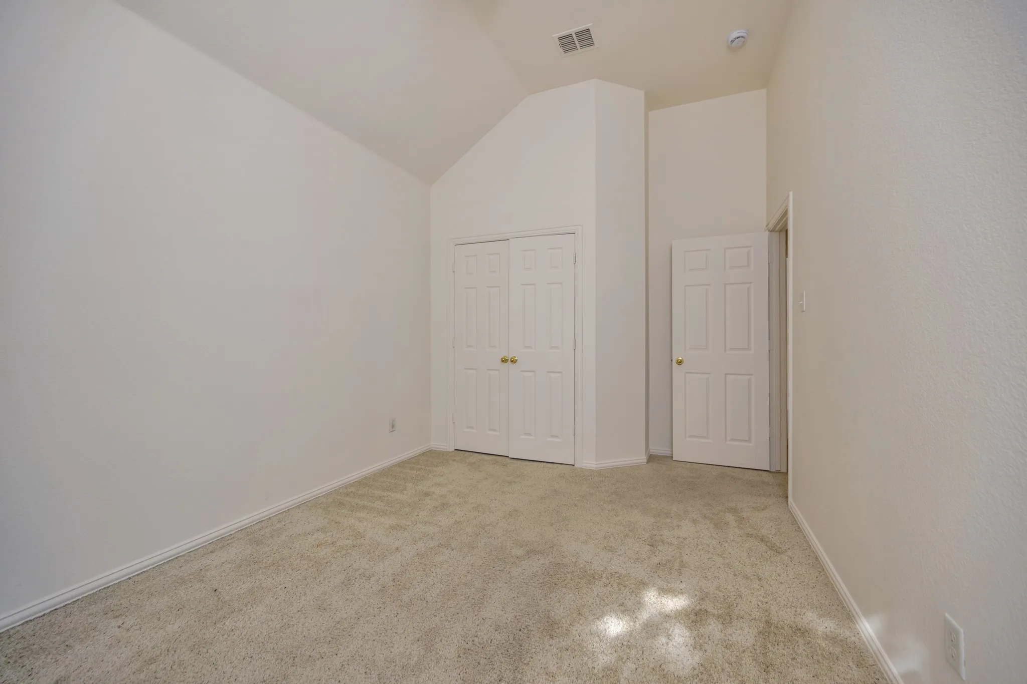 Single Family Residence For Sale in Tarrant County , 6716 Armstrong Court, Fort Worth, Texas 76137, 3 Bedroom, 2 Bathroom, 2 Garage spaces, 1,938 Sqft, built in 1999, mls#21386088, Real Estate Agent in Fort Worth, Homes For Sale in Tarrant county, Homes For Sale in Fort Worth, Realtor in Fort Worth Texas, Real Estate Brokerage Independent Realty Texas, Luminita Cordes Realtor