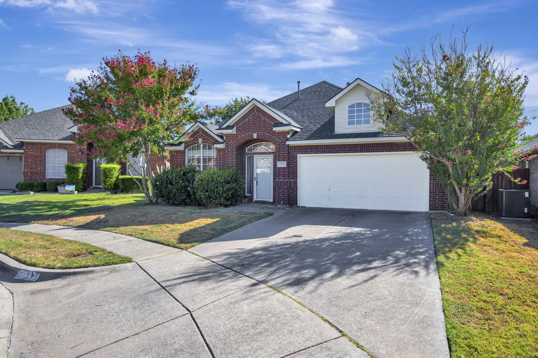 Single Family Residence For Sale in Tarrant County , 6716 Armstrong Court, Fort Worth, Texas 76137, 3 Bedroom, 2 Bathroom, 2 Garage spaces, 1,938 Sqft, built in 1999, mls#21386088, Real Estate Agent in Fort Worth, Homes For Sale in Tarrant county, Homes For Sale in Fort Worth, Realtor in Fort Worth Texas, Real Estate Brokerage Independent Realty Texas, Luminita Cordes Realtor