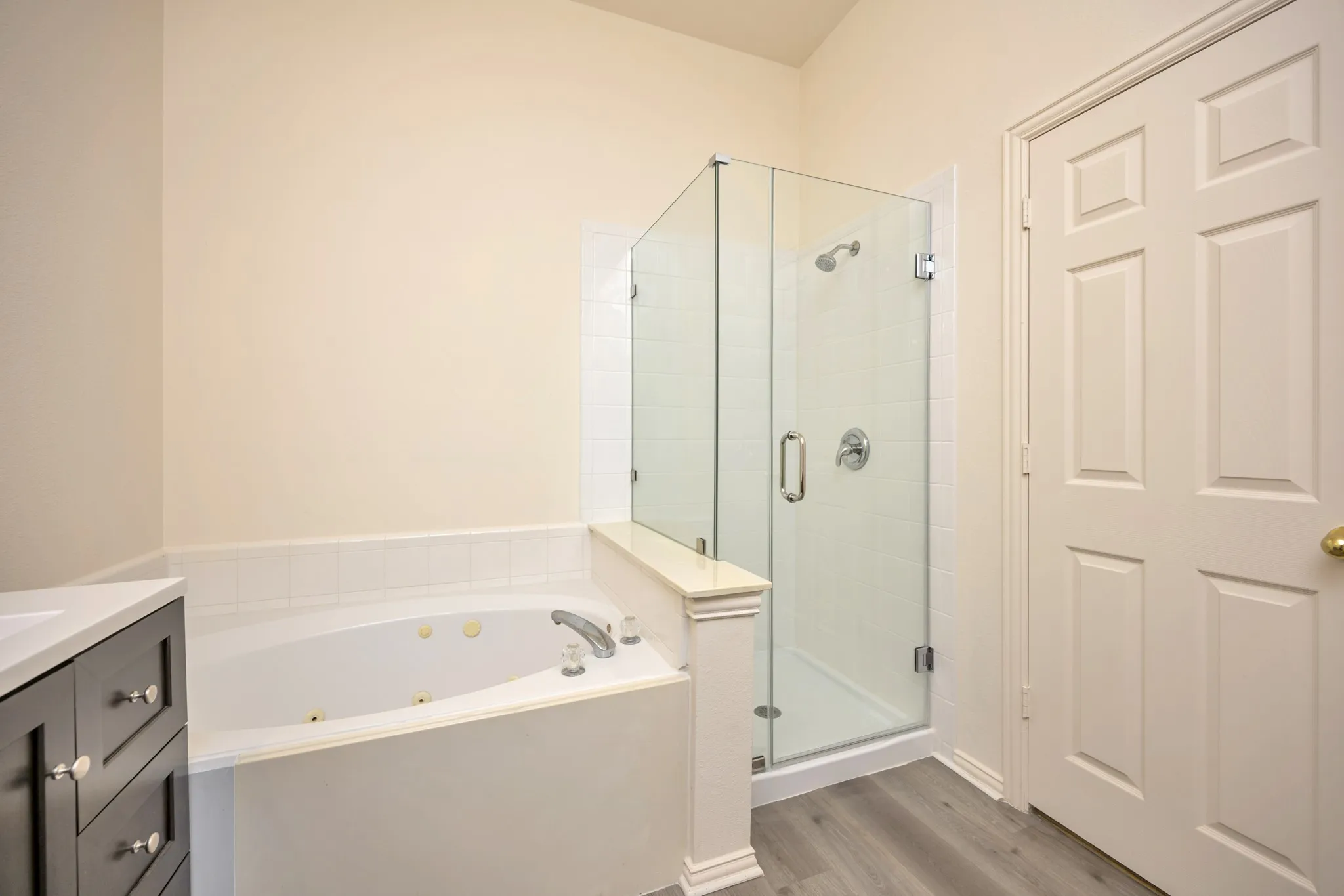 Single Family Residence For Sale in Tarrant County , 6716 Armstrong Court, Fort Worth, Texas 76137, 3 Bedroom, 2 Bathroom, 2 Garage spaces, 1,938 Sqft, built in 1999, mls#21386088, Real Estate Agent in Fort Worth, Homes For Sale in Tarrant county, Homes For Sale in Fort Worth, Realtor in Fort Worth Texas, Real Estate Brokerage Independent Realty Texas, Luminita Cordes Realtor