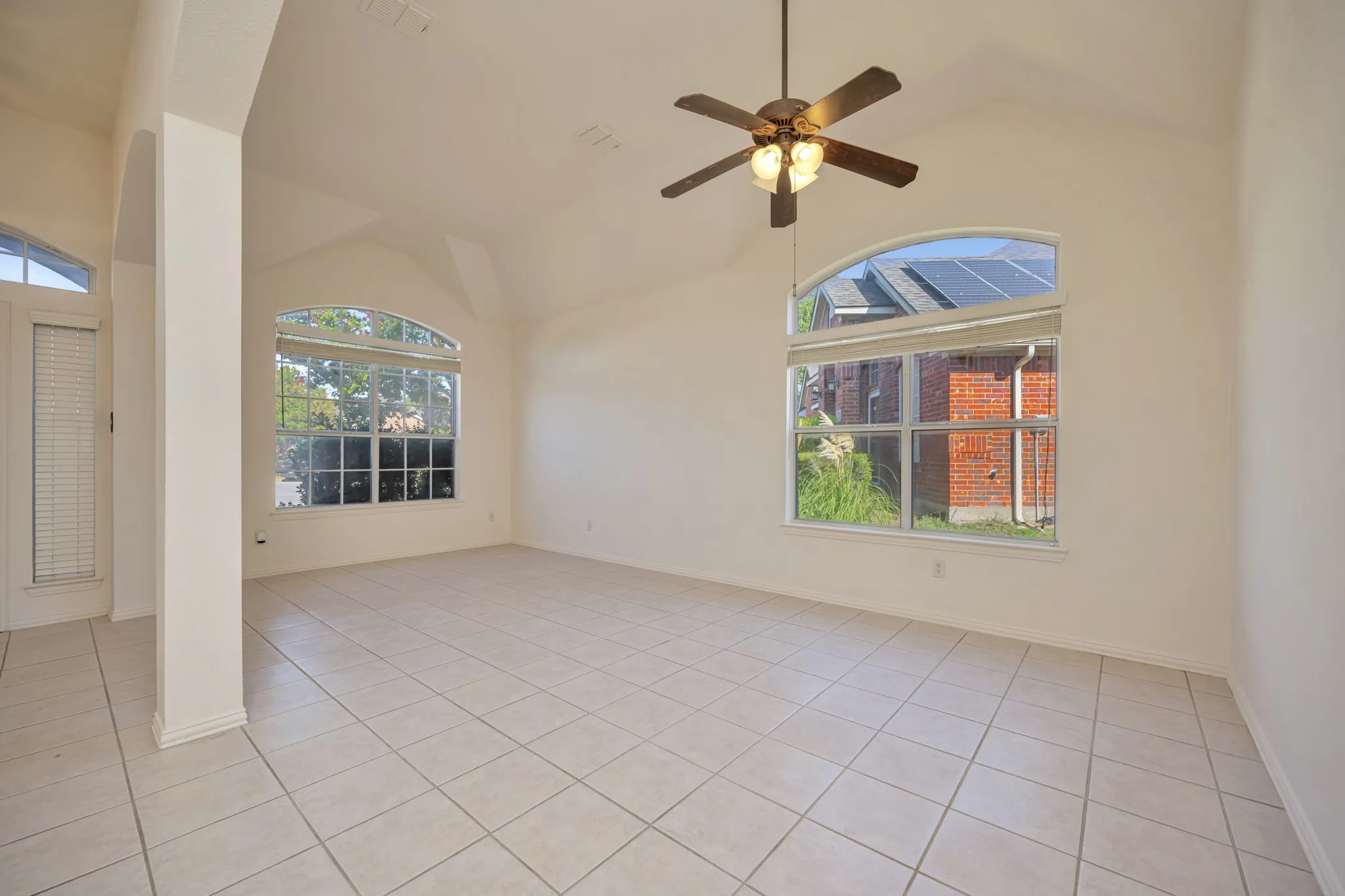 Single Family Residence For Sale in Tarrant County , 6716 Armstrong Court, Fort Worth, Texas 76137, 3 Bedroom, 2 Bathroom, 2 Garage spaces, 1,938 Sqft, built in 1999, mls#21386088, Real Estate Agent in Fort Worth, Homes For Sale in Tarrant county, Homes For Sale in Fort Worth, Realtor in Fort Worth Texas, Real Estate Brokerage Independent Realty Texas, Luminita Cordes Realtor