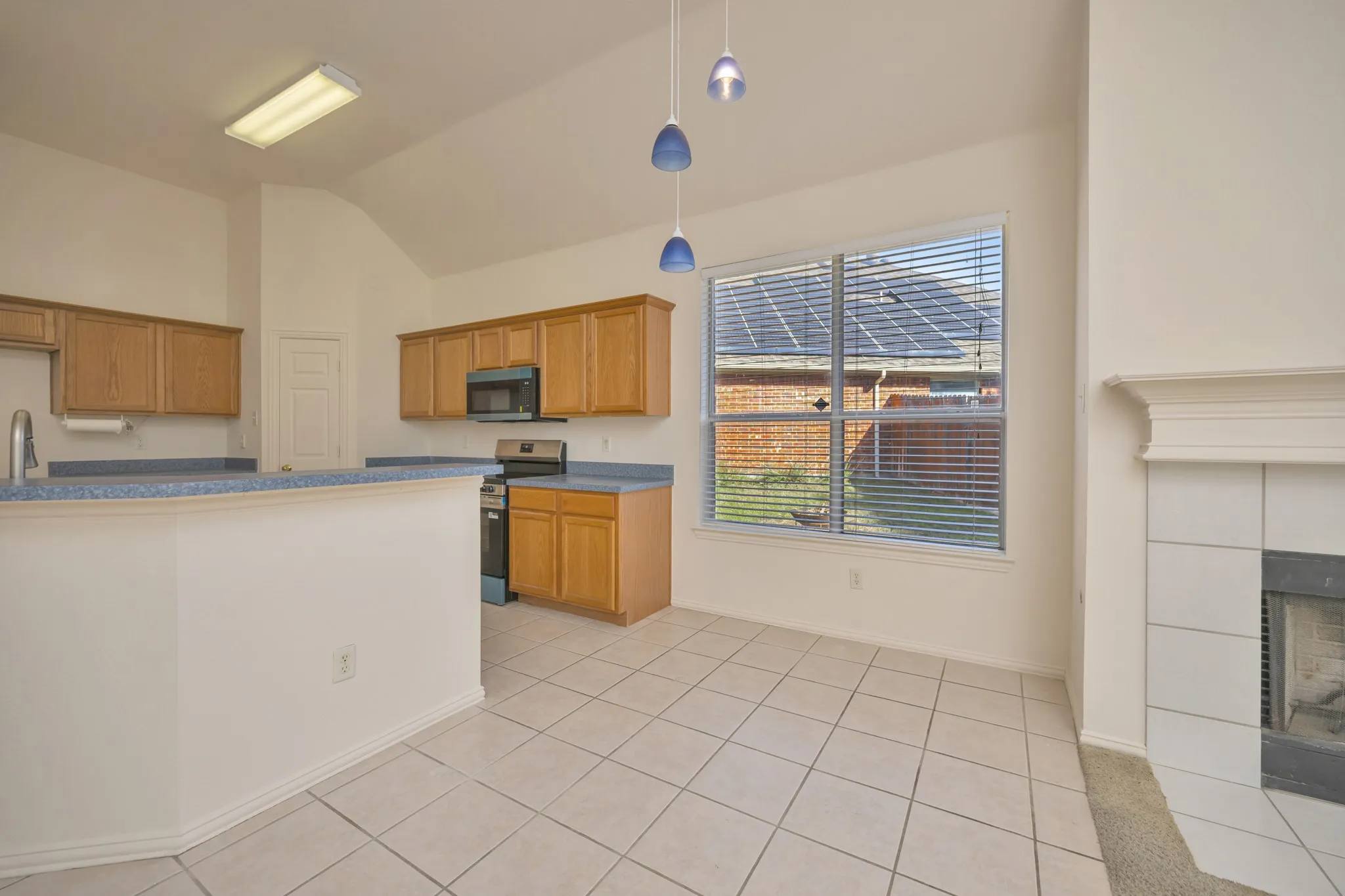 Single Family Residence For Sale in Tarrant County , 6716 Armstrong Court, Fort Worth, Texas 76137, 3 Bedroom, 2 Bathroom, 2 Garage spaces, 1,938 Sqft, built in 1999, mls#21386088, Real Estate Agent in Fort Worth, Homes For Sale in Tarrant county, Homes For Sale in Fort Worth, Realtor in Fort Worth Texas, Real Estate Brokerage Independent Realty Texas, Luminita Cordes Realtor