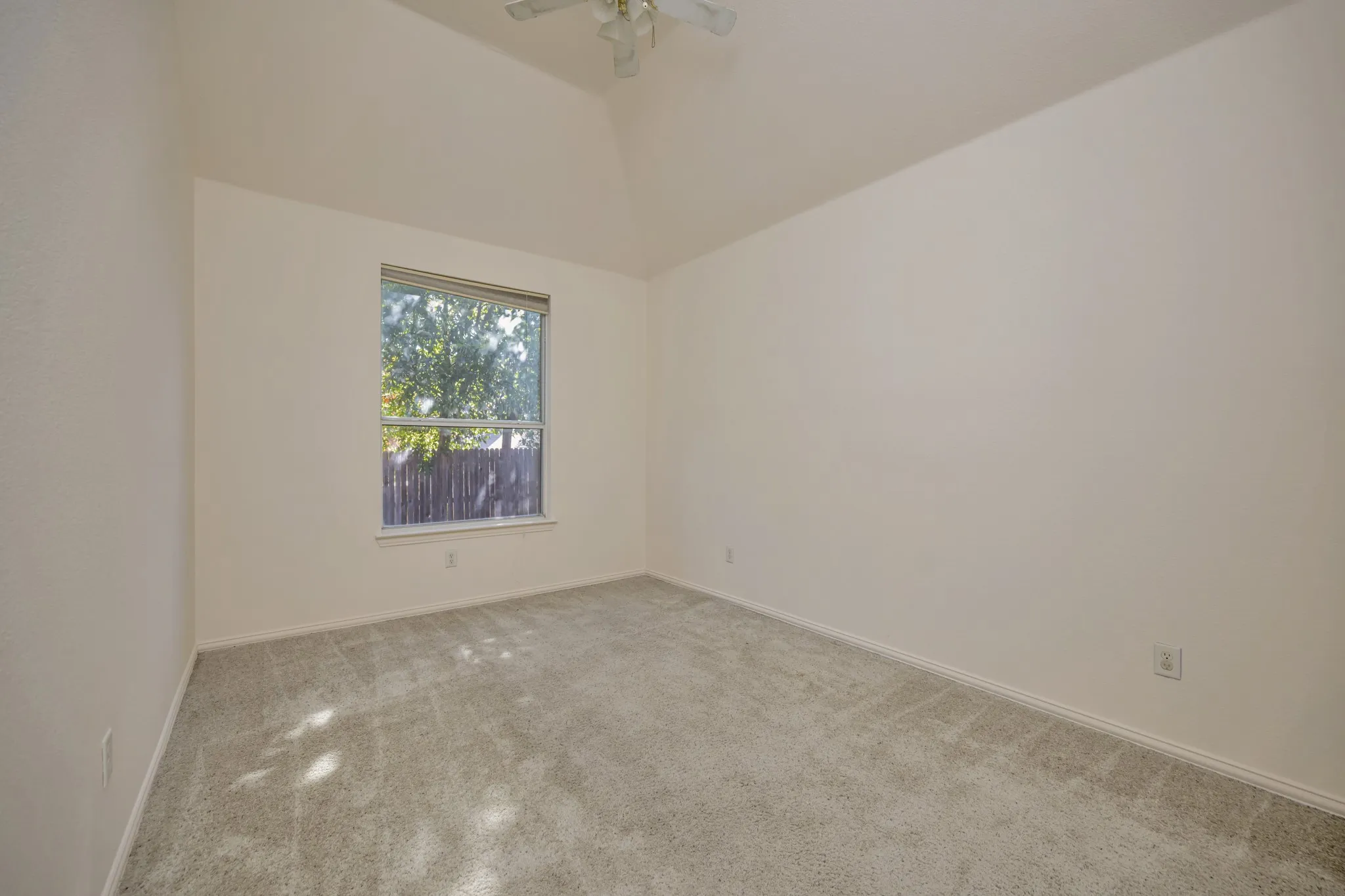 Single Family Residence For Sale in Tarrant County , 6716 Armstrong Court, Fort Worth, Texas 76137, 3 Bedroom, 2 Bathroom, 2 Garage spaces, 1,938 Sqft, built in 1999, mls#21386088, Real Estate Agent in Fort Worth, Homes For Sale in Tarrant county, Homes For Sale in Fort Worth, Realtor in Fort Worth Texas, Real Estate Brokerage Independent Realty Texas, Luminita Cordes Realtor