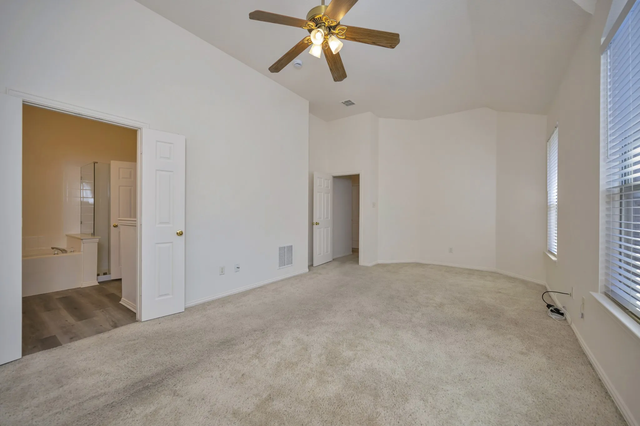 Single Family Residence For Sale in Tarrant County , 6716 Armstrong Court, Fort Worth, Texas 76137, 3 Bedroom, 2 Bathroom, 2 Garage spaces, 1,938 Sqft, built in 1999, mls#21386088, Real Estate Agent in Fort Worth, Homes For Sale in Tarrant county, Homes For Sale in Fort Worth, Realtor in Fort Worth Texas, Real Estate Brokerage Independent Realty Texas, Luminita Cordes Realtor