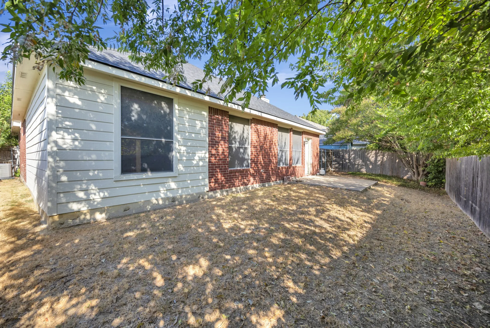 Single Family Residence For Sale in Tarrant County , 6716 Armstrong Court, Fort Worth, Texas 76137, 3 Bedroom, 2 Bathroom, 2 Garage spaces, 1,938 Sqft, built in 1999, mls#21386088, Real Estate Agent in Fort Worth, Homes For Sale in Tarrant county, Homes For Sale in Fort Worth, Realtor in Fort Worth Texas, Real Estate Brokerage Independent Realty Texas, Luminita Cordes Realtor