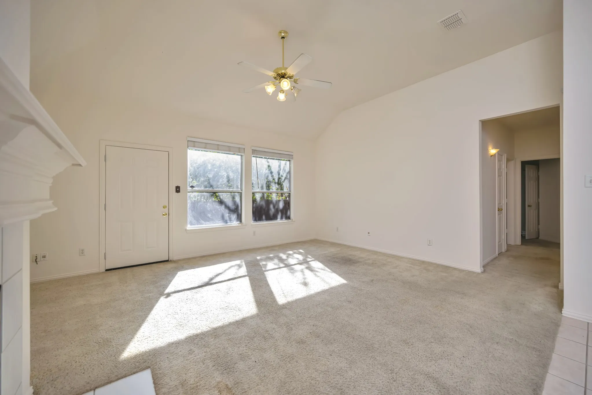 Single Family Residence For Sale in Tarrant County , 6716 Armstrong Court, Fort Worth, Texas 76137, 3 Bedroom, 2 Bathroom, 2 Garage spaces, 1,938 Sqft, built in 1999, mls#21386088, Real Estate Agent in Fort Worth, Homes For Sale in Tarrant county, Homes For Sale in Fort Worth, Realtor in Fort Worth Texas, Real Estate Brokerage Independent Realty Texas, Luminita Cordes Realtor