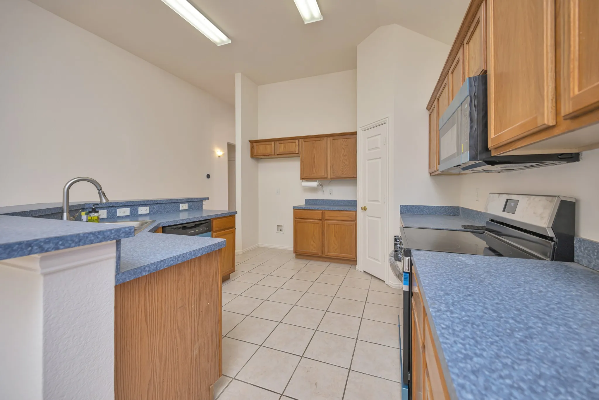 Single Family Residence For Sale in Tarrant County , 6716 Armstrong Court, Fort Worth, Texas 76137, 3 Bedroom, 2 Bathroom, 2 Garage spaces, 1,938 Sqft, built in 1999, mls#21386088, Real Estate Agent in Fort Worth, Homes For Sale in Tarrant county, Homes For Sale in Fort Worth, Realtor in Fort Worth Texas, Real Estate Brokerage Independent Realty Texas, Luminita Cordes Realtor