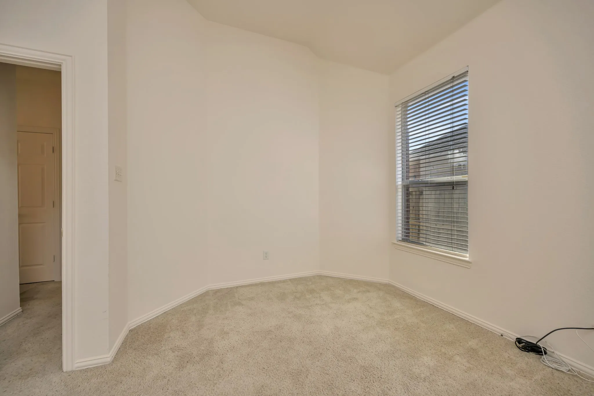 Single Family Residence For Sale in Tarrant County , 6716 Armstrong Court, Fort Worth, Texas 76137, 3 Bedroom, 2 Bathroom, 2 Garage spaces, 1,938 Sqft, built in 1999, mls#21386088, Real Estate Agent in Fort Worth, Homes For Sale in Tarrant county, Homes For Sale in Fort Worth, Realtor in Fort Worth Texas, Real Estate Brokerage Independent Realty Texas, Luminita Cordes Realtor