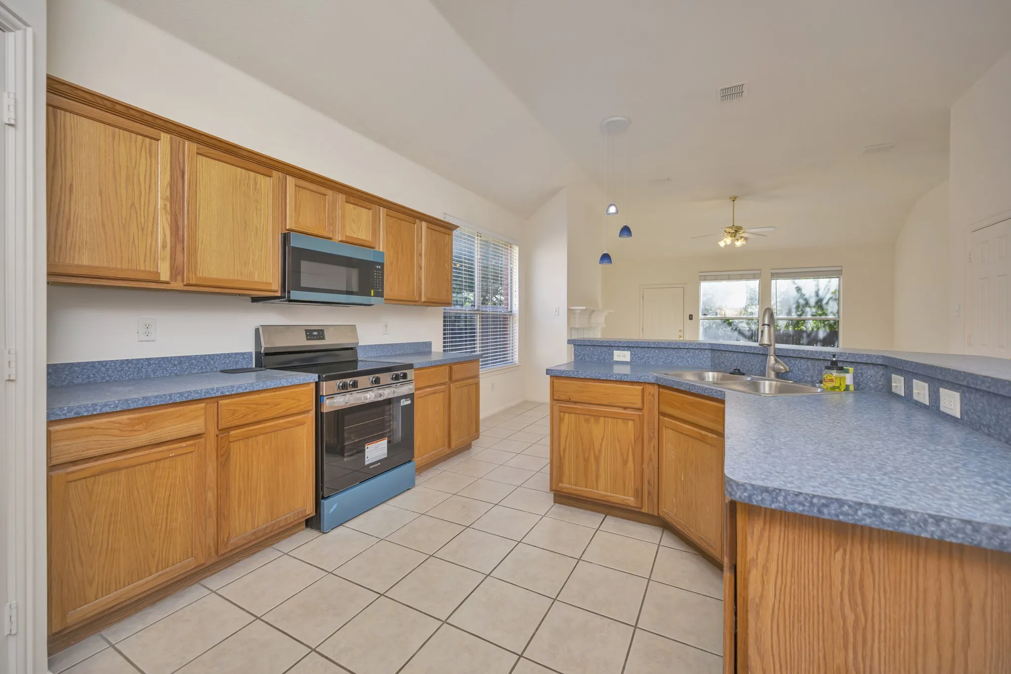 Single Family Residence For Sale in Tarrant County , 6716 Armstrong Court, Fort Worth, Texas 76137, 3 Bedroom, 2 Bathroom, 2 Garage spaces, 1,938 Sqft, built in 1999, mls#21386088, Real Estate Agent in Fort Worth, Homes For Sale in Tarrant county, Homes For Sale in Fort Worth, Realtor in Fort Worth Texas, Real Estate Brokerage Independent Realty Texas, Luminita Cordes Realtor