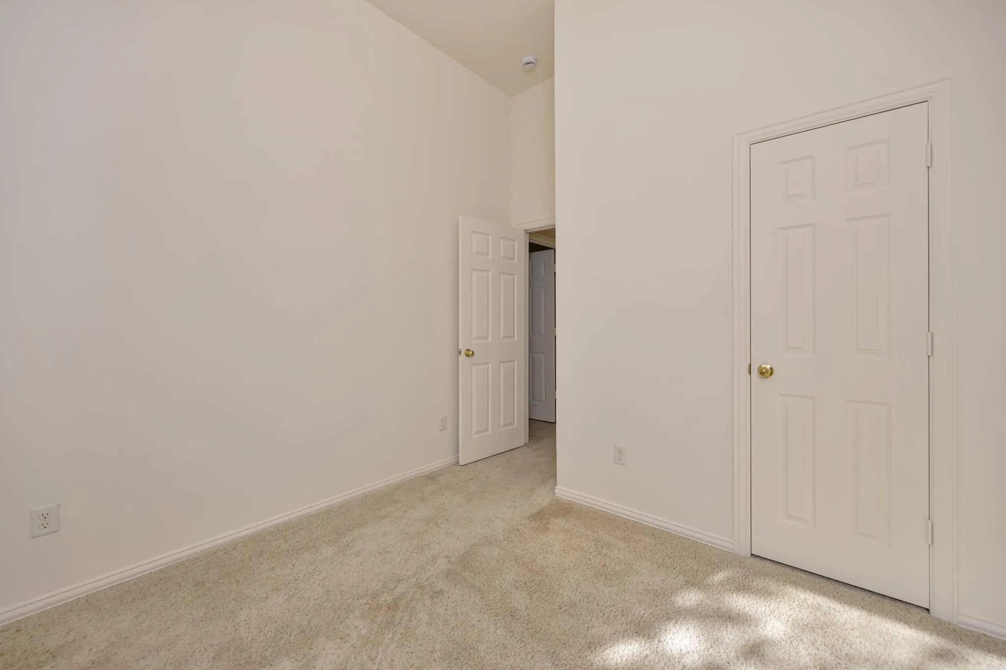 Single Family Residence For Sale in Tarrant County , 6716 Armstrong Court, Fort Worth, Texas 76137, 3 Bedroom, 2 Bathroom, 2 Garage spaces, 1,938 Sqft, built in 1999, mls#21386088, Real Estate Agent in Fort Worth, Homes For Sale in Tarrant county, Homes For Sale in Fort Worth, Realtor in Fort Worth Texas, Real Estate Brokerage Independent Realty Texas, Luminita Cordes Realtor