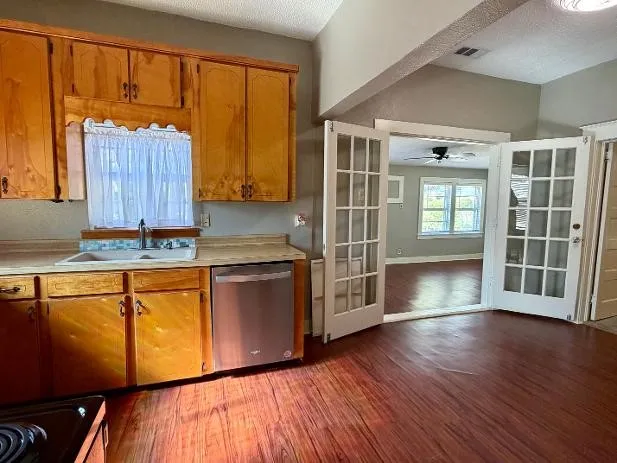 Single Family Residence For Rent in Kaufman County , 310 W Church Street A, Forney, Texas 75126, 2 Bedroom, 2 Bathroom, Garage spaces, 1,776 Sqft, built in 1915, mls#21387451, Real Estate Agent in Forney, Homes For Rent in Kaufman county, Homes For Rent in Forney, Realtor in Forney Texas, Real Estate Brokerage Independent Realty Texas, Luminita Cordes Realtor