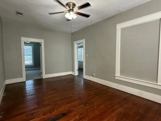 Single Family Residence For Rent in Kaufman County , 310 W Church Street A, Forney, Texas 75126, 2 Bedroom, 2 Bathroom, Garage spaces, 1,776 Sqft, built in 1915, mls#21387451, Real Estate Agent in Forney, Homes For Rent in Kaufman county, Homes For Rent in Forney, Realtor in Forney Texas, Real Estate Brokerage Independent Realty Texas, Luminita Cordes Realtor