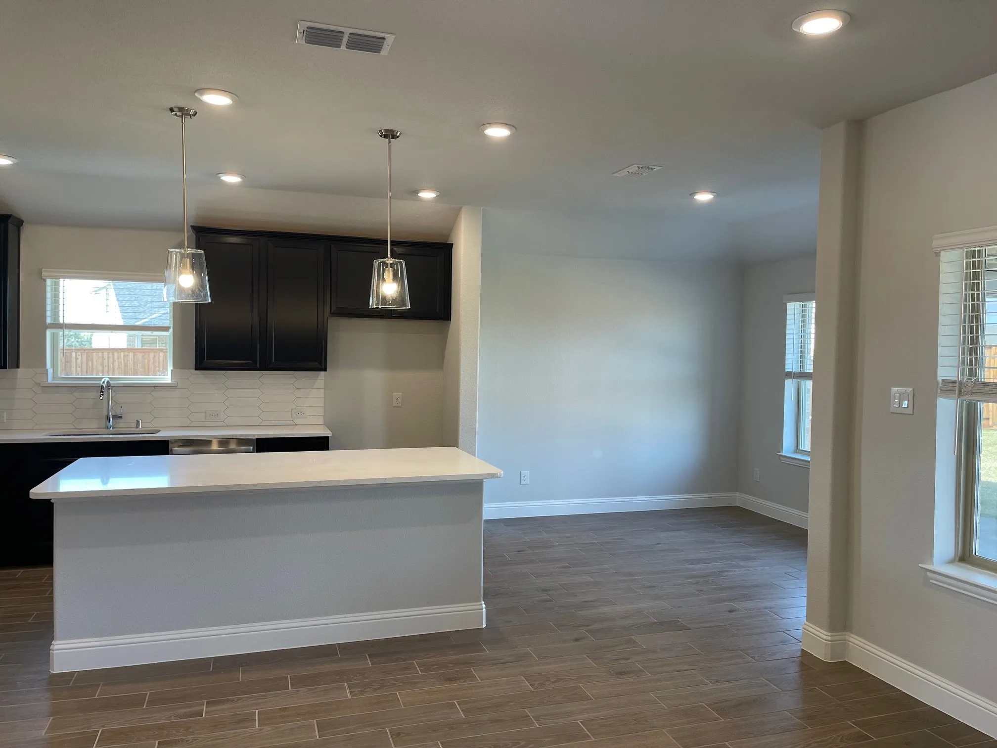 Single Family Residence For Rent in Denton County , 817 Birdie Drive, Little Elm, Texas 75068, 3 Bedroom, 2 Bathroom, 2 Garage spaces, 1,700 Sqft, built in 2025, mls#21388259, Real Estate Agent in Little Elm, Homes For Rent in Denton county, Homes For Rent in Little Elm, Realtor in Little Elm Texas, Real Estate Brokerage Independent Realty Texas, Luminita Cordes Realtor