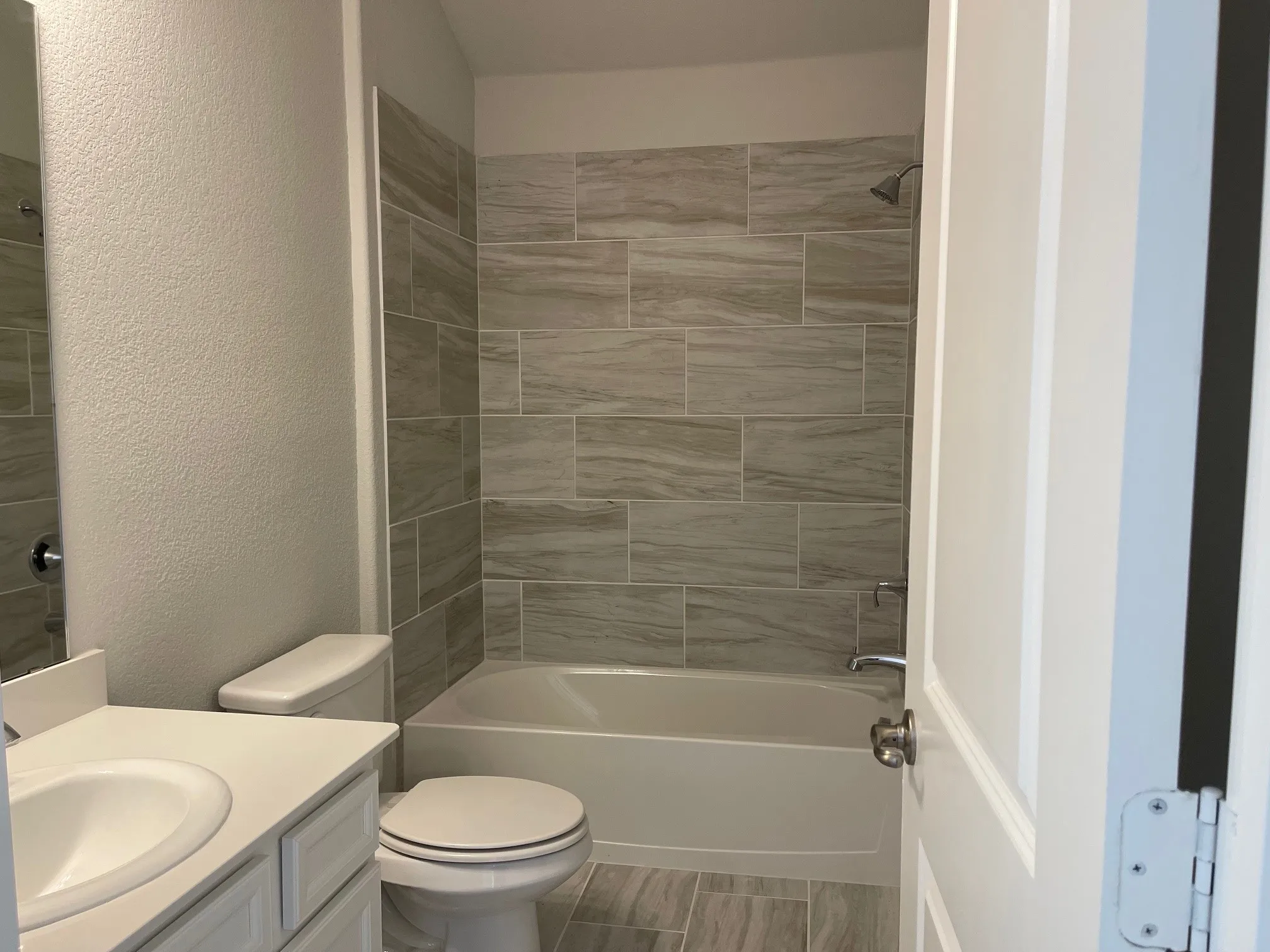 Single Family Residence For Rent in Denton County , 817 Birdie Drive, Little Elm, Texas 75068, 3 Bedroom, 2 Bathroom, 2 Garage spaces, 1,700 Sqft, built in 2025, mls#21388259, Real Estate Agent in Little Elm, Homes For Rent in Denton county, Homes For Rent in Little Elm, Realtor in Little Elm Texas, Real Estate Brokerage Independent Realty Texas, Luminita Cordes Realtor