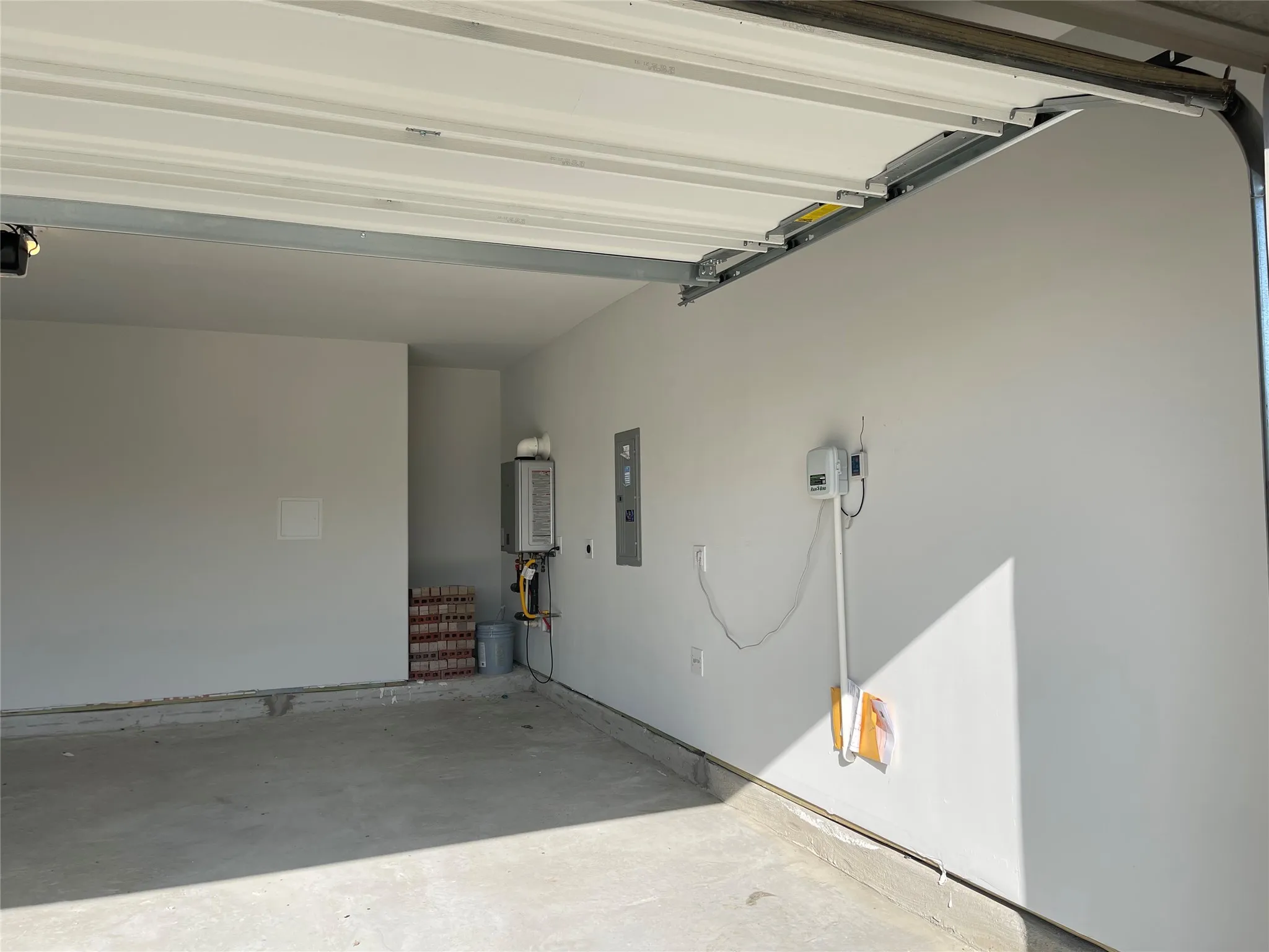Single Family Residence For Rent in Denton County , 817 Birdie Drive, Little Elm, Texas 75068, 3 Bedroom, 2 Bathroom, 2 Garage spaces, 1,700 Sqft, built in 2025, mls#21388259, Real Estate Agent in Little Elm, Homes For Rent in Denton county, Homes For Rent in Little Elm, Realtor in Little Elm Texas, Real Estate Brokerage Independent Realty Texas, Luminita Cordes Realtor