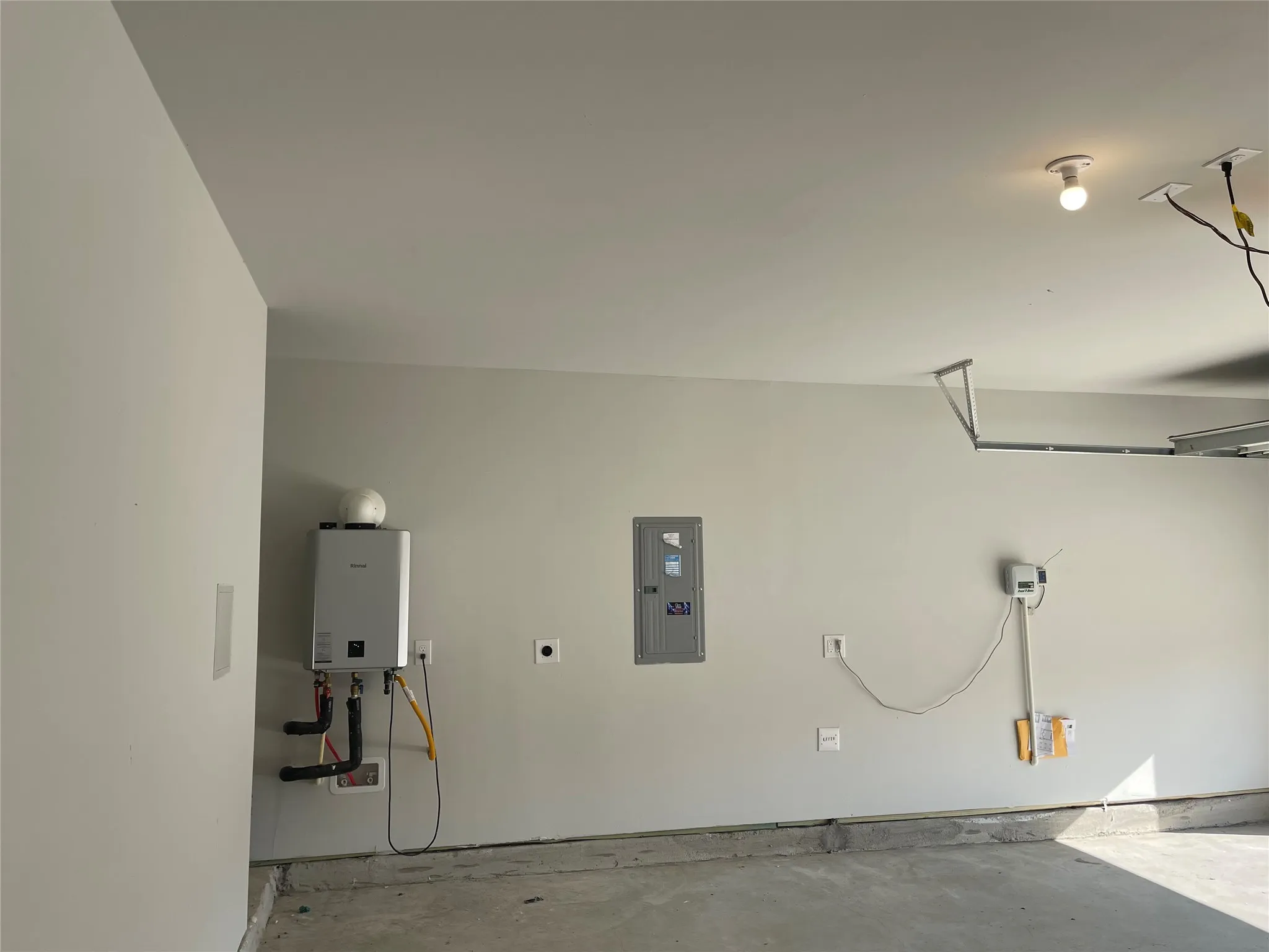 Single Family Residence For Rent in Denton County , 817 Birdie Drive, Little Elm, Texas 75068, 3 Bedroom, 2 Bathroom, 2 Garage spaces, 1,700 Sqft, built in 2025, mls#21388259, Real Estate Agent in Little Elm, Homes For Rent in Denton county, Homes For Rent in Little Elm, Realtor in Little Elm Texas, Real Estate Brokerage Independent Realty Texas, Luminita Cordes Realtor