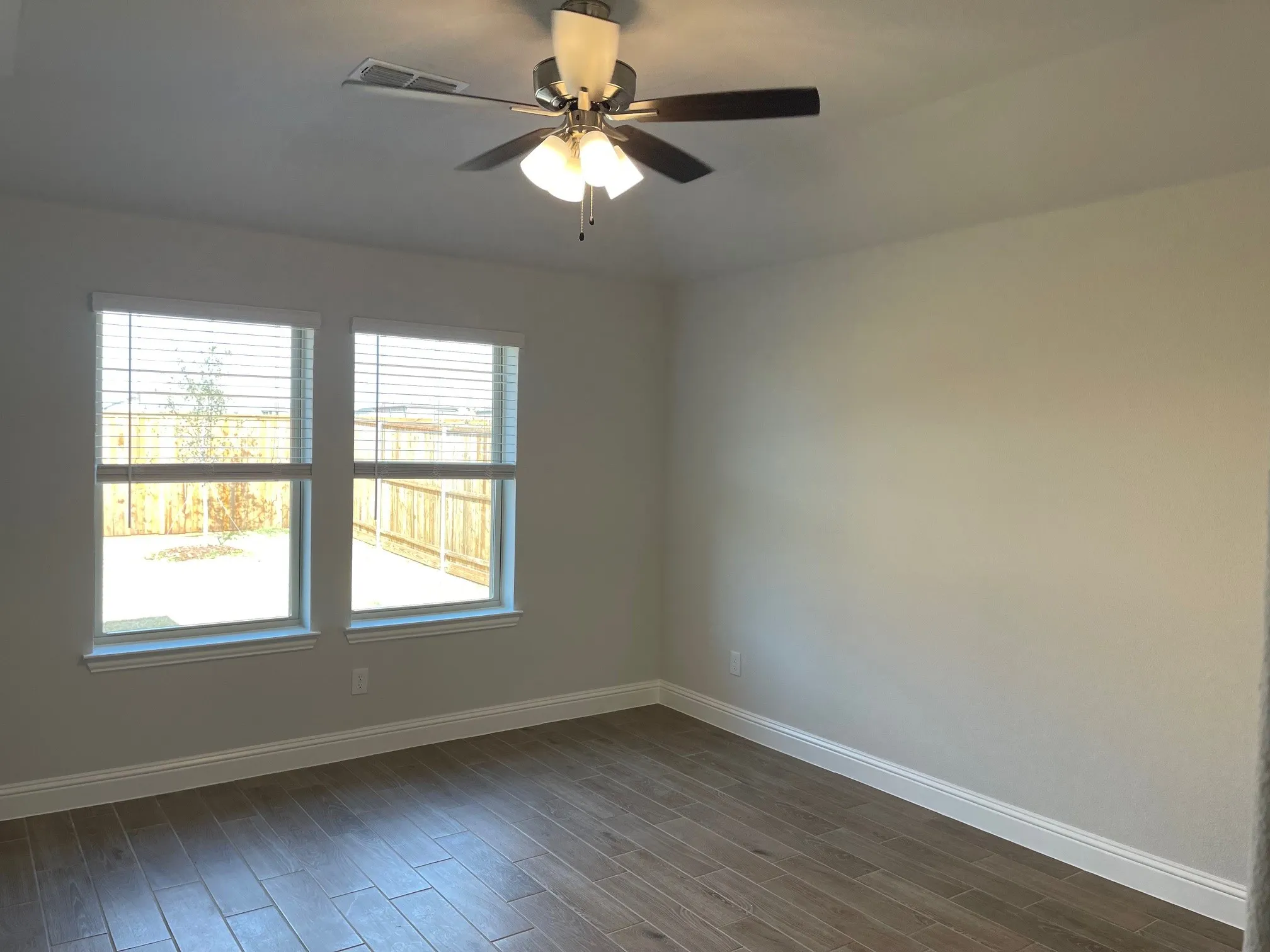 Single Family Residence For Rent in Denton County , 817 Birdie Drive, Little Elm, Texas 75068, 3 Bedroom, 2 Bathroom, 2 Garage spaces, 1,700 Sqft, built in 2025, mls#21388259, Real Estate Agent in Little Elm, Homes For Rent in Denton county, Homes For Rent in Little Elm, Realtor in Little Elm Texas, Real Estate Brokerage Independent Realty Texas, Luminita Cordes Realtor