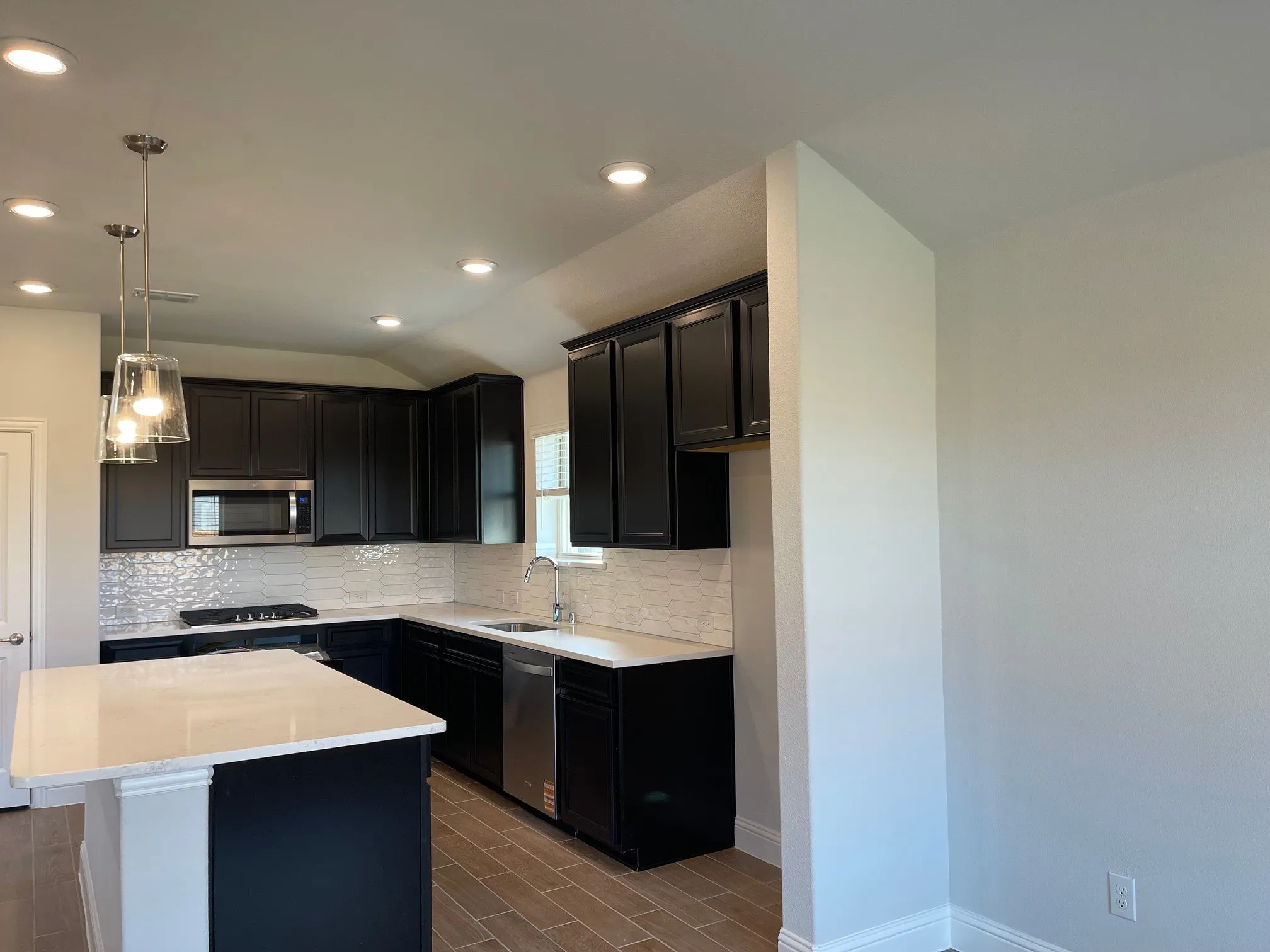 Single Family Residence For Rent in Denton County , 817 Birdie Drive, Little Elm, Texas 75068, 3 Bedroom, 2 Bathroom, 2 Garage spaces, 1,700 Sqft, built in 2025, mls#21388259, Real Estate Agent in Little Elm, Homes For Rent in Denton county, Homes For Rent in Little Elm, Realtor in Little Elm Texas, Real Estate Brokerage Independent Realty Texas, Luminita Cordes Realtor