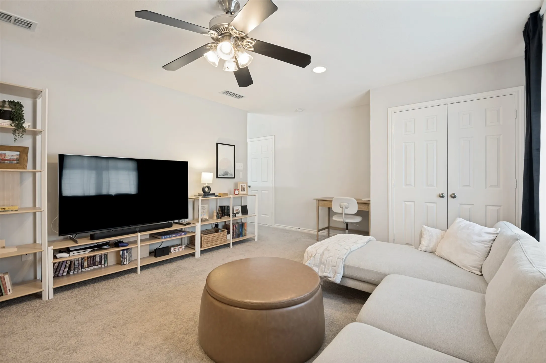 Single Family Residence For Rent in Collin County , 4617 Bending Oak Trail, Plano, Texas 75024, 3 Bedroom, 3 Bathroom, 2 Garage spaces, 2,432 Sqft, built in 2004, mls#21388274, Real Estate Agent in Plano, Homes For Rent in Collin county, Homes For Rent in Plano, Realtor in Plano Texas, Real Estate Brokerage Independent Realty Texas, Luminita Cordes Realtor
