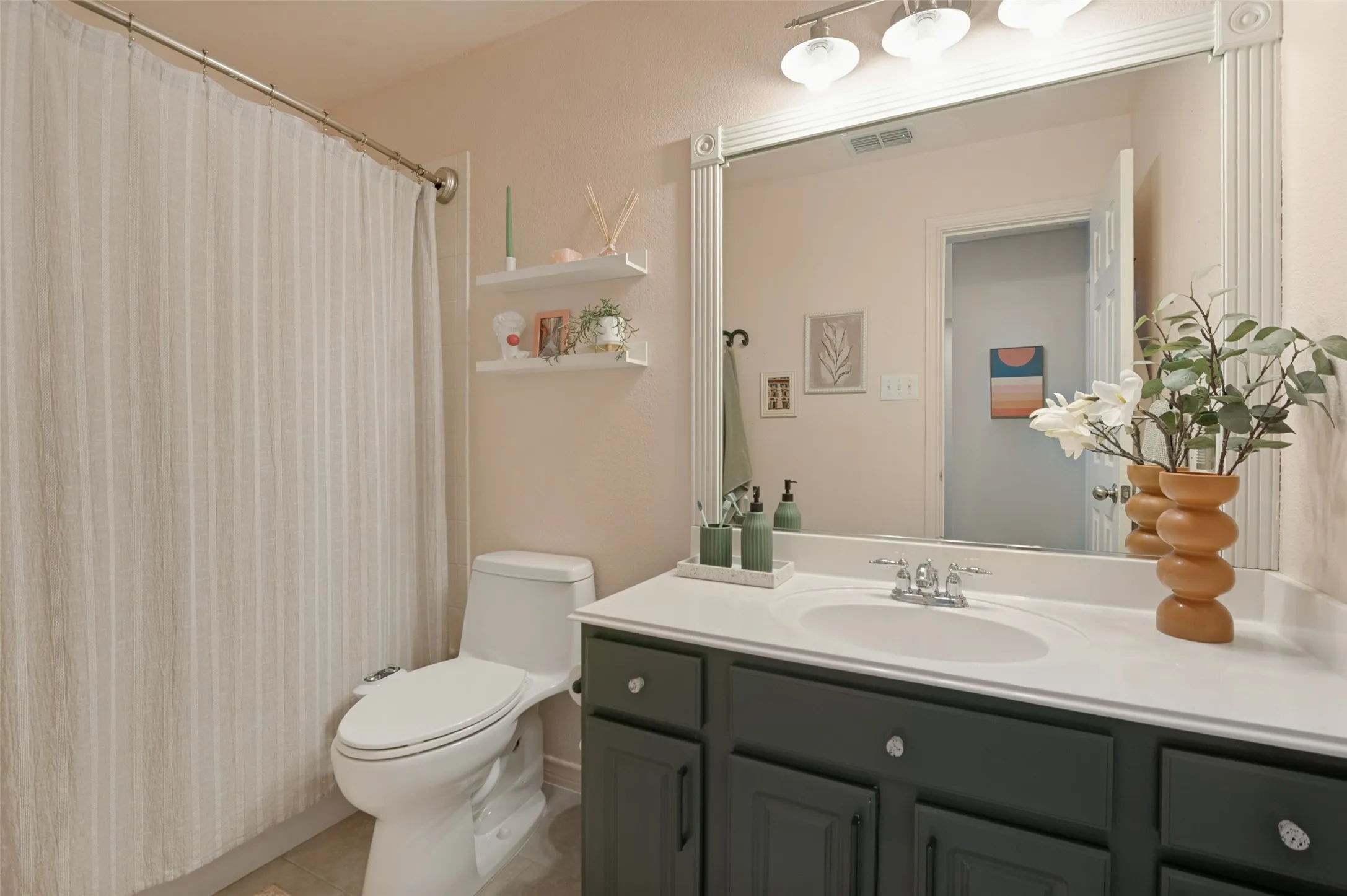 Single Family Residence For Rent in Collin County , 4617 Bending Oak Trail, Plano, Texas 75024, 3 Bedroom, 3 Bathroom, 2 Garage spaces, 2,432 Sqft, built in 2004, mls#21388274, Real Estate Agent in Plano, Homes For Rent in Collin county, Homes For Rent in Plano, Realtor in Plano Texas, Real Estate Brokerage Independent Realty Texas, Luminita Cordes Realtor