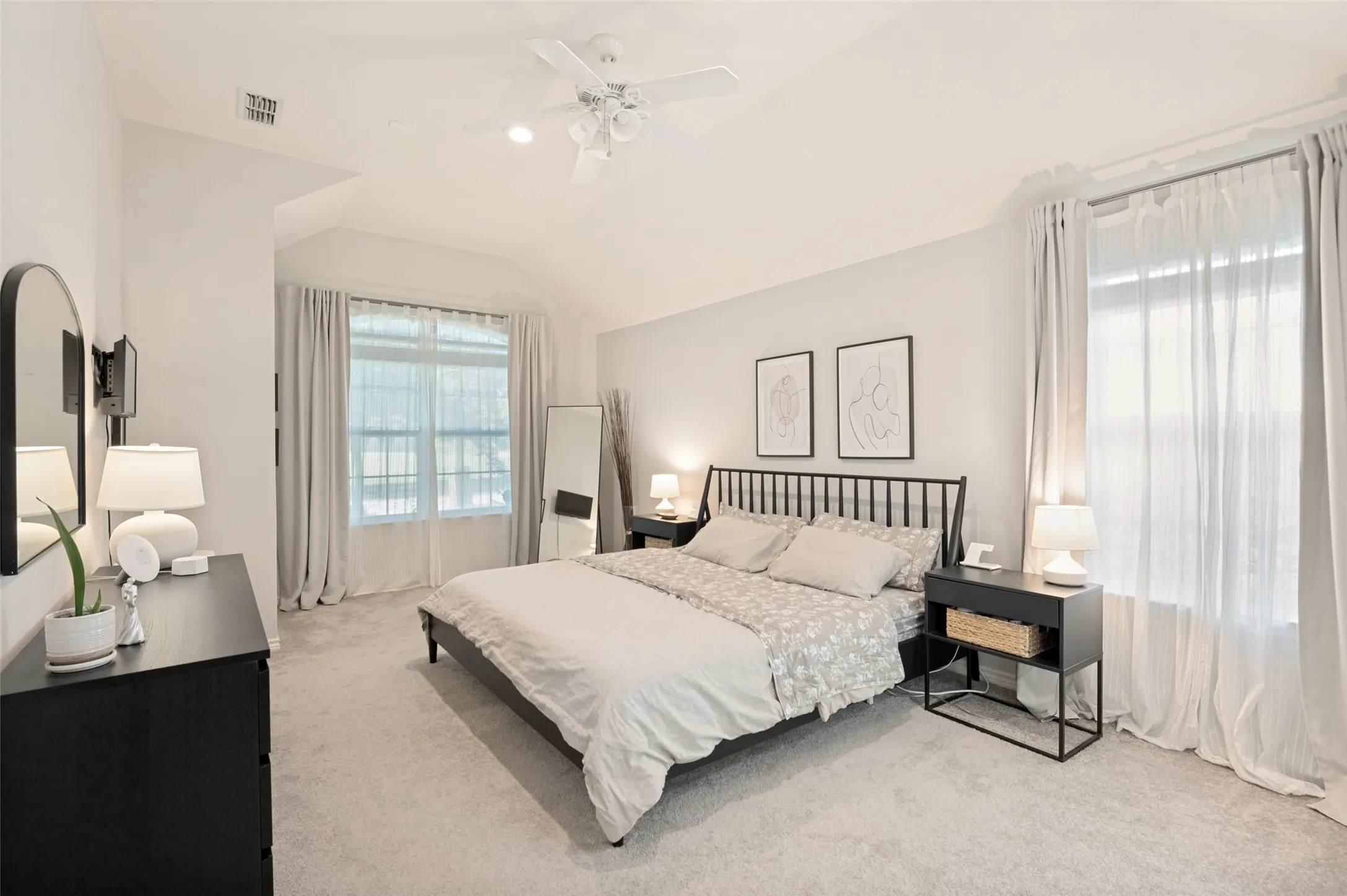 Single Family Residence For Rent in Collin County , 4617 Bending Oak Trail, Plano, Texas 75024, 3 Bedroom, 3 Bathroom, 2 Garage spaces, 2,432 Sqft, built in 2004, mls#21388274, Real Estate Agent in Plano, Homes For Rent in Collin county, Homes For Rent in Plano, Realtor in Plano Texas, Real Estate Brokerage Independent Realty Texas, Luminita Cordes Realtor