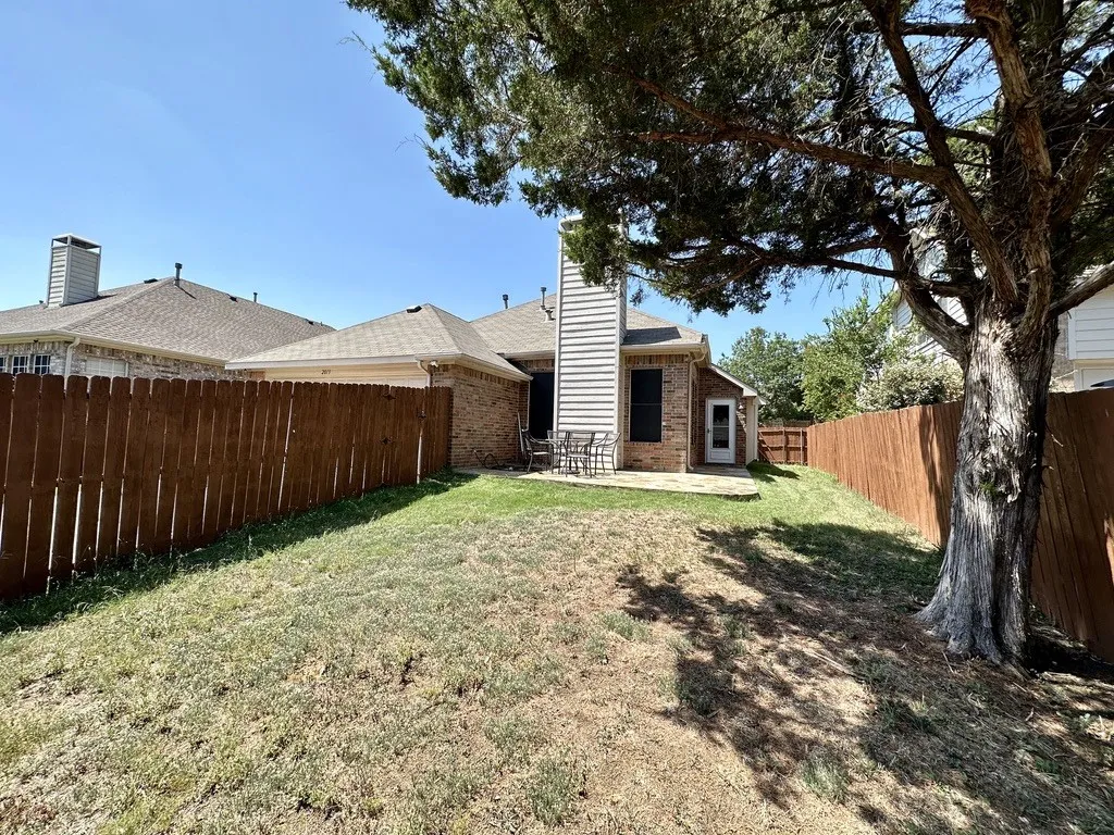 Single Family Residence For Rent in Collin County , 2013 Saint Anne Drive, Allen, Texas 75013, 3 Bedroom, 2 Bathroom, 2 Garage spaces, 1,871 Sqft, built in 1999, mls#21383234, Real Estate Agent in Allen, Homes For Rent in Collin county, Homes For Rent in Allen, Realtor in Allen Texas, Real Estate Brokerage Independent Realty Texas, Luminita Cordes Realtor