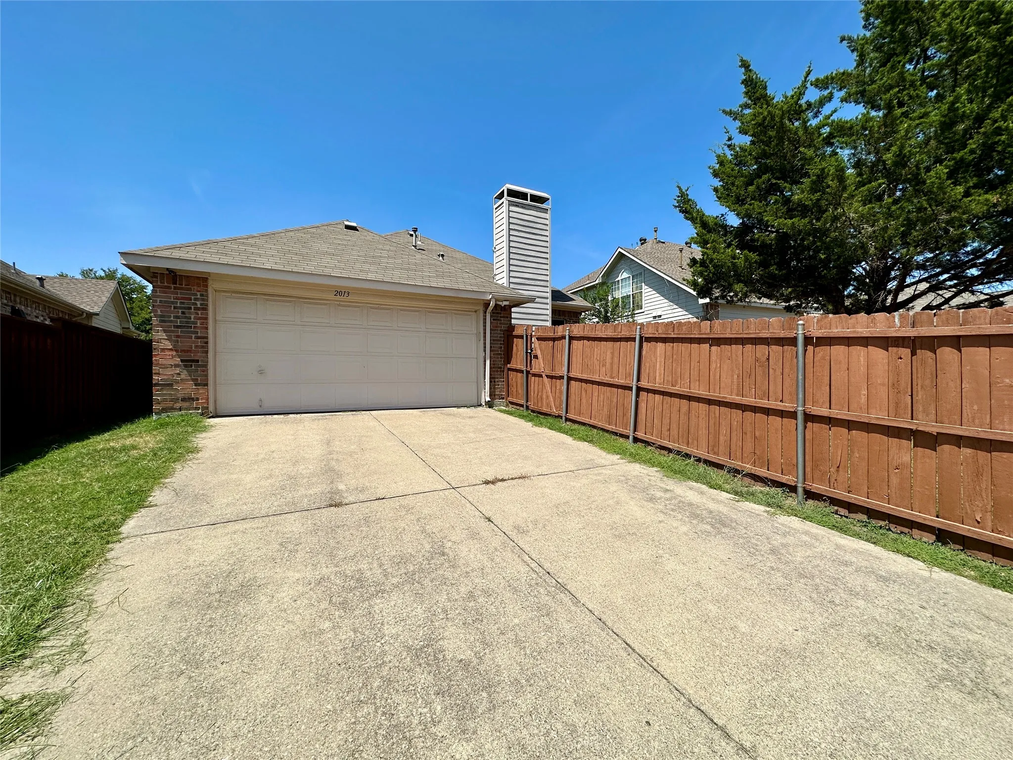 Single Family Residence For Rent in Collin County , 2013 Saint Anne Drive, Allen, Texas 75013, 3 Bedroom, 2 Bathroom, 2 Garage spaces, 1,871 Sqft, built in 1999, mls#21383234, Real Estate Agent in Allen, Homes For Rent in Collin county, Homes For Rent in Allen, Realtor in Allen Texas, Real Estate Brokerage Independent Realty Texas, Luminita Cordes Realtor
