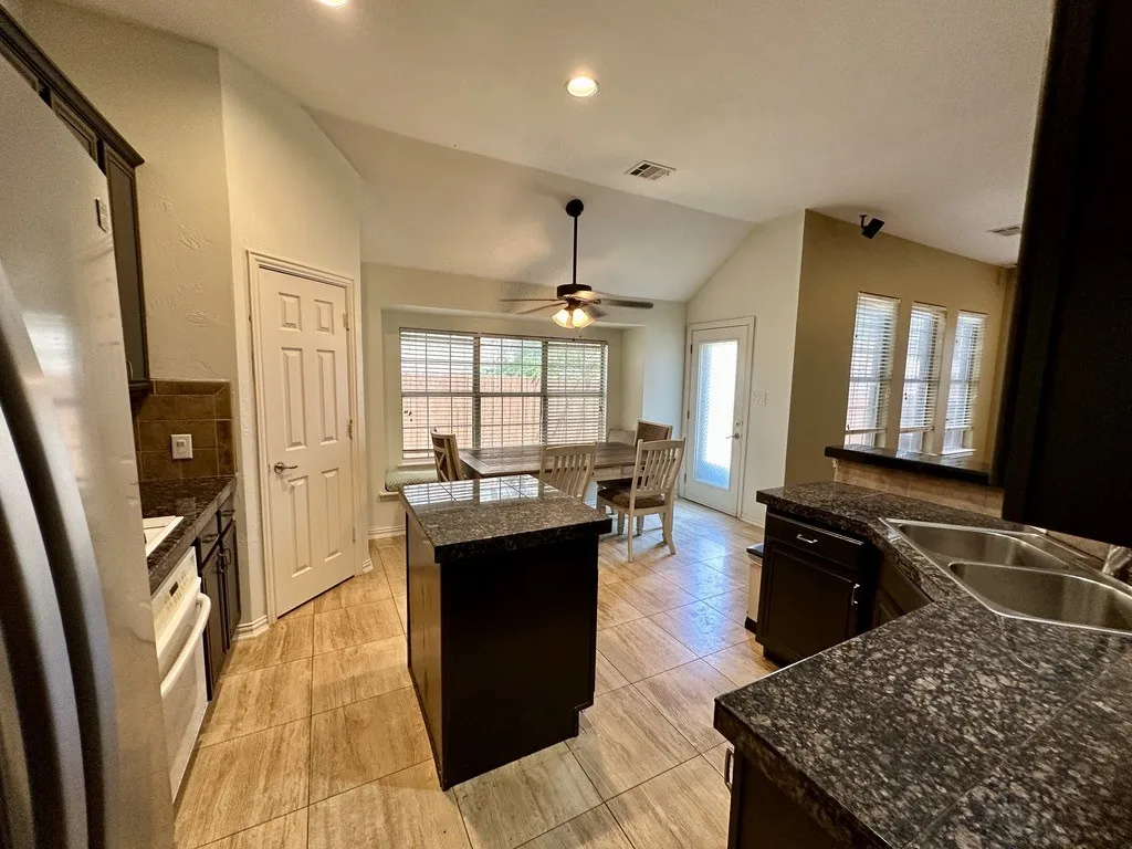 Single Family Residence For Rent in Collin County , 2013 Saint Anne Drive, Allen, Texas 75013, 3 Bedroom, 2 Bathroom, 2 Garage spaces, 1,871 Sqft, built in 1999, mls#21383234, Real Estate Agent in Allen, Homes For Rent in Collin county, Homes For Rent in Allen, Realtor in Allen Texas, Real Estate Brokerage Independent Realty Texas, Luminita Cordes Realtor
