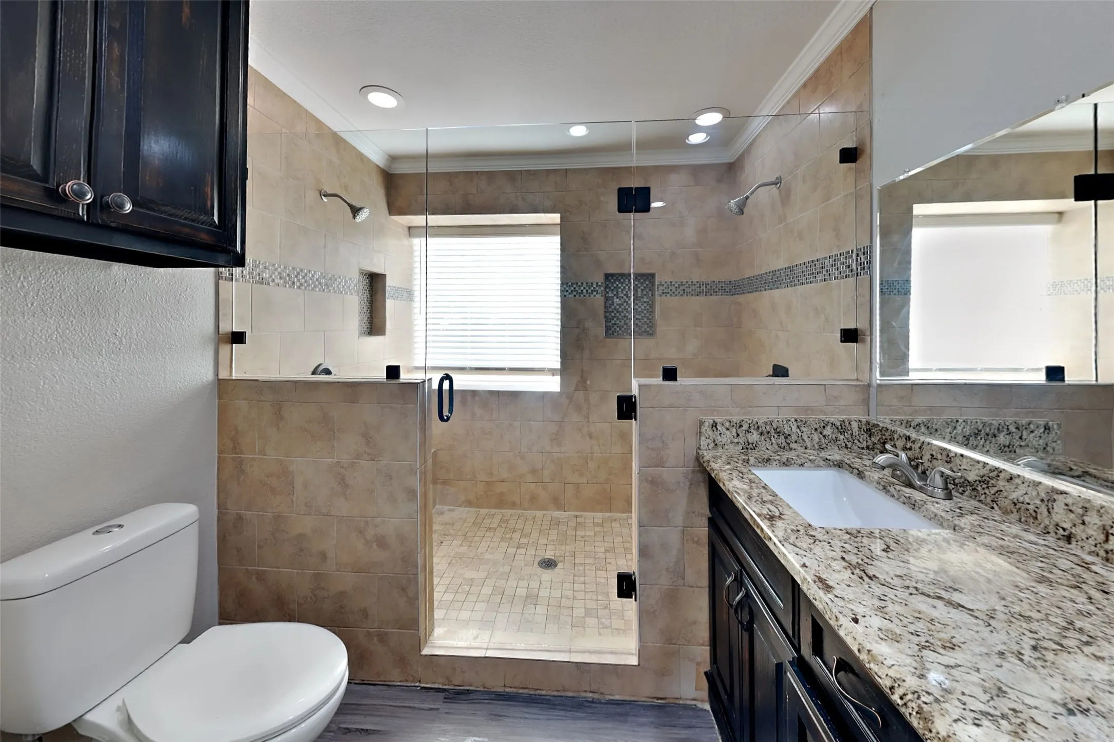 Single Family Residence For Rent in Denton County , 2924 Peninsula Way, Carrollton, Texas 75007, 3 Bedroom, 3 Bathroom, 2 Garage spaces, 1,804 Sqft, built in 1987, mls#21388281, Real Estate Agent in Carrollton, Homes For Rent in Denton county, Homes For Rent in Carrollton, Realtor in Carrollton Texas, Real Estate Brokerage Independent Realty Texas, Luminita Cordes Realtor