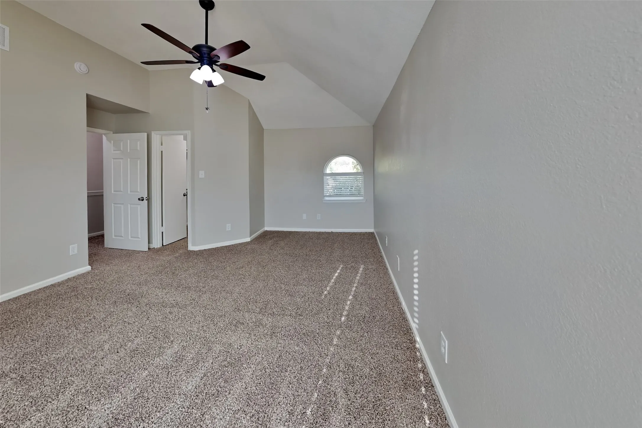 Single Family Residence For Rent in Denton County , 2924 Peninsula Way, Carrollton, Texas 75007, 3 Bedroom, 3 Bathroom, 2 Garage spaces, 1,804 Sqft, built in 1987, mls#21388281, Real Estate Agent in Carrollton, Homes For Rent in Denton county, Homes For Rent in Carrollton, Realtor in Carrollton Texas, Real Estate Brokerage Independent Realty Texas, Luminita Cordes Realtor