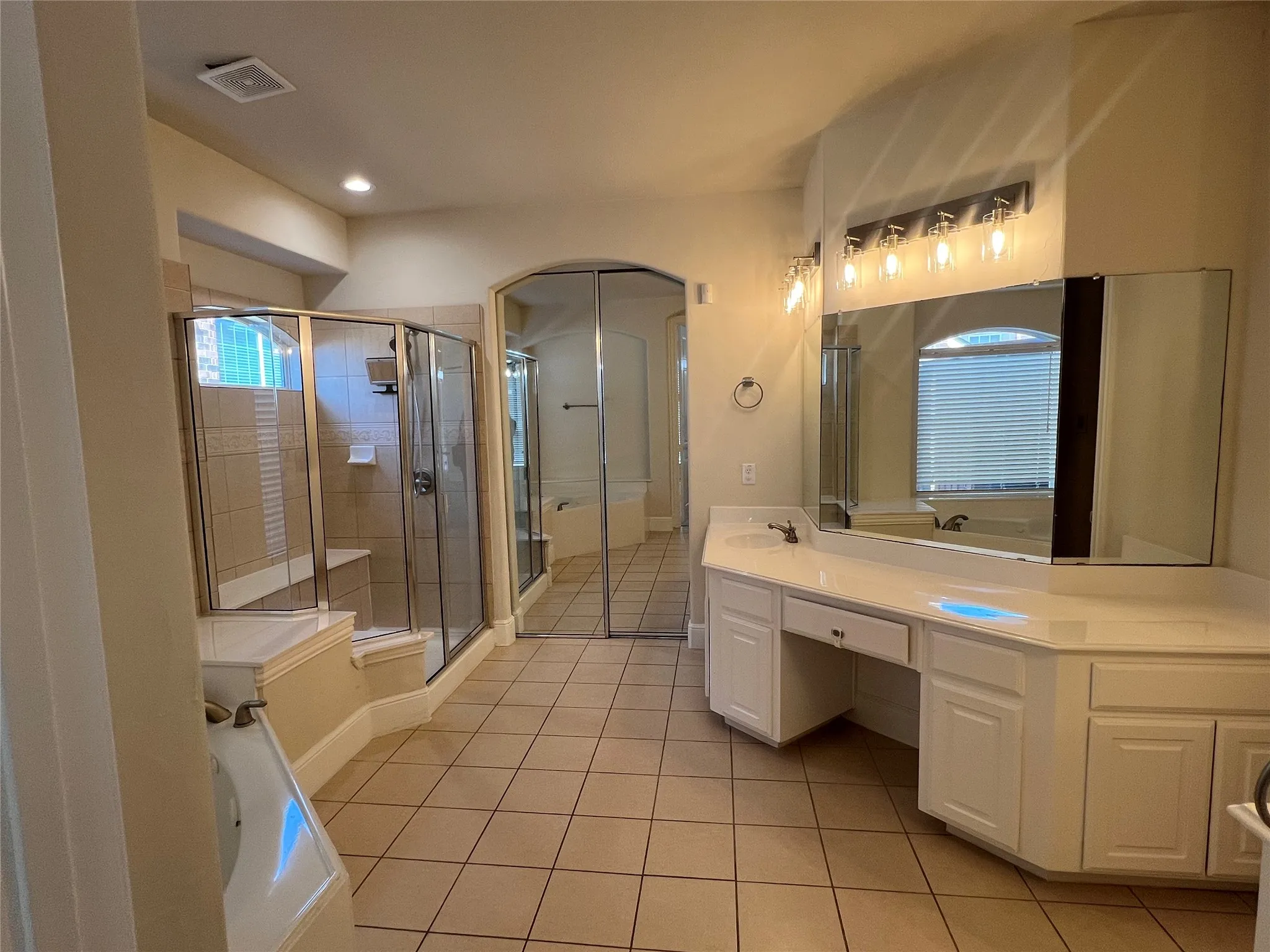 Single Family Residence For Rent in Dallas County , 1228 Sandy Shore Road, Irving, Texas 75063, 4 Bedroom, 3 Bathroom, 2 Garage spaces, 3,838 Sqft, built in 2004, mls#21388267, Real Estate Agent in Irving, Homes For Rent in Dallas county, Homes For Rent in Irving, Realtor in Irving Texas, Real Estate Brokerage Independent Realty Texas, Luminita Cordes Realtor
