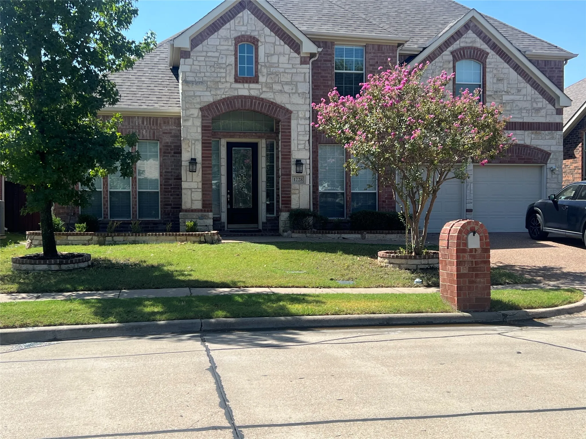 Single Family Residence For Rent in Dallas County , 1228 Sandy Shore Road, Irving, Texas 75063, 4 Bedroom, 3 Bathroom, 2 Garage spaces, 3,838 Sqft, built in 2004, mls#21388267, Real Estate Agent in Irving, Homes For Rent in Dallas county, Homes For Rent in Irving, Realtor in Irving Texas, Real Estate Brokerage Independent Realty Texas, Luminita Cordes Realtor
