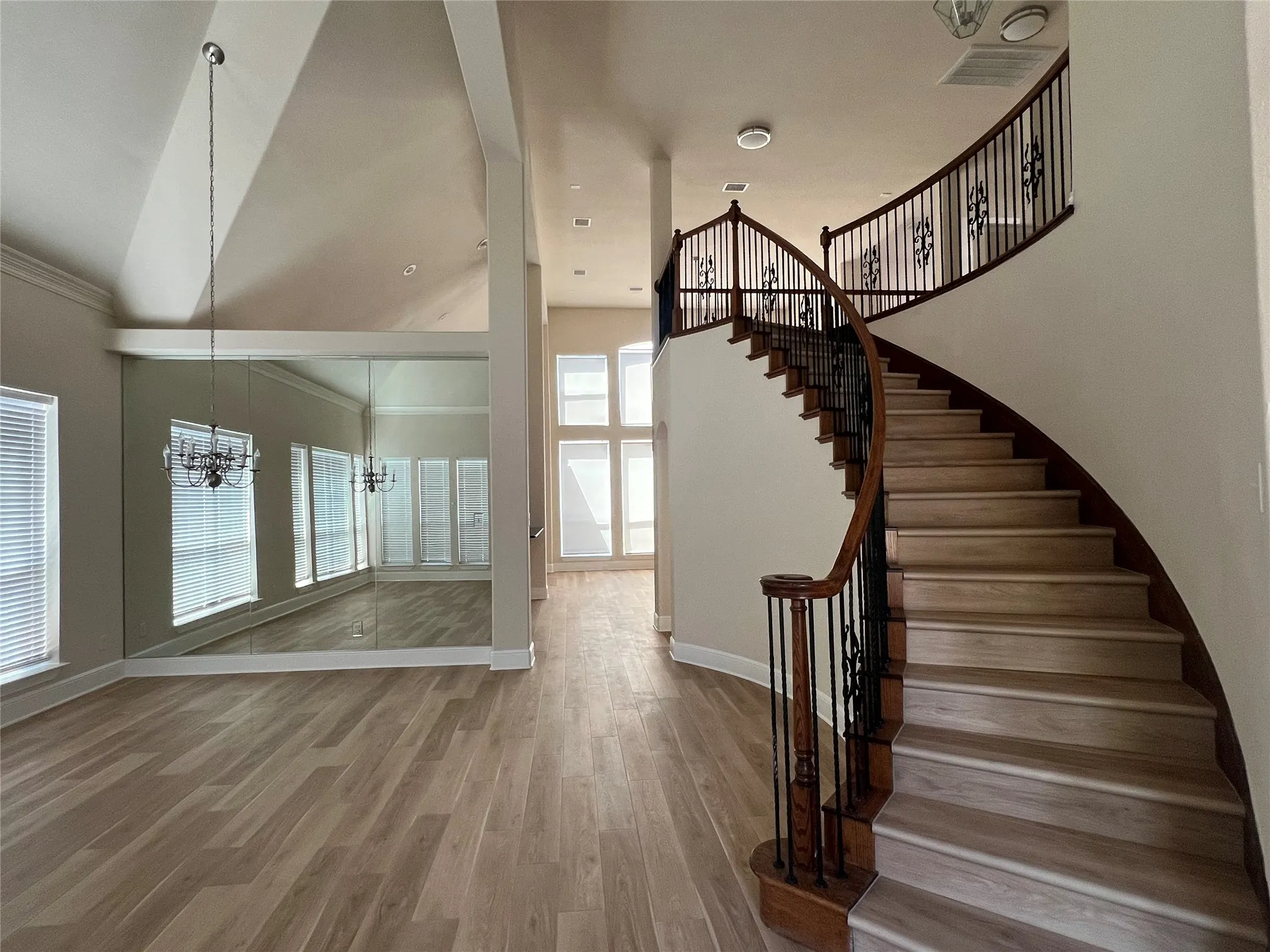 Single Family Residence For Rent in Dallas County , 1228 Sandy Shore Road, Irving, Texas 75063, 4 Bedroom, 3 Bathroom, 2 Garage spaces, 3,838 Sqft, built in 2004, mls#21388267, Real Estate Agent in Irving, Homes For Rent in Dallas county, Homes For Rent in Irving, Realtor in Irving Texas, Real Estate Brokerage Independent Realty Texas, Luminita Cordes Realtor