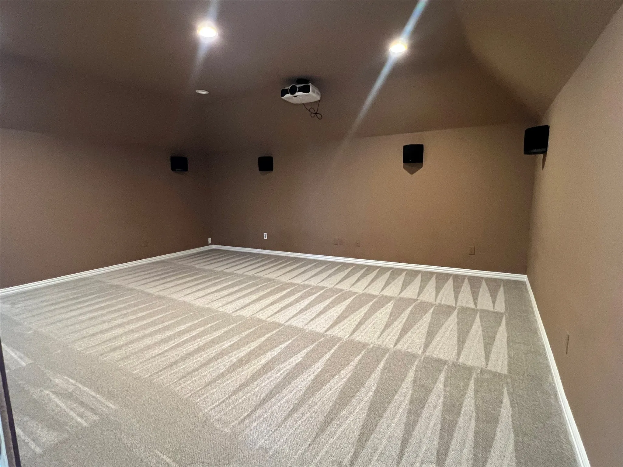 Single Family Residence For Rent in Dallas County , 1228 Sandy Shore Road, Irving, Texas 75063, 4 Bedroom, 3 Bathroom, 2 Garage spaces, 3,838 Sqft, built in 2004, mls#21388267, Real Estate Agent in Irving, Homes For Rent in Dallas county, Homes For Rent in Irving, Realtor in Irving Texas, Real Estate Brokerage Independent Realty Texas, Luminita Cordes Realtor