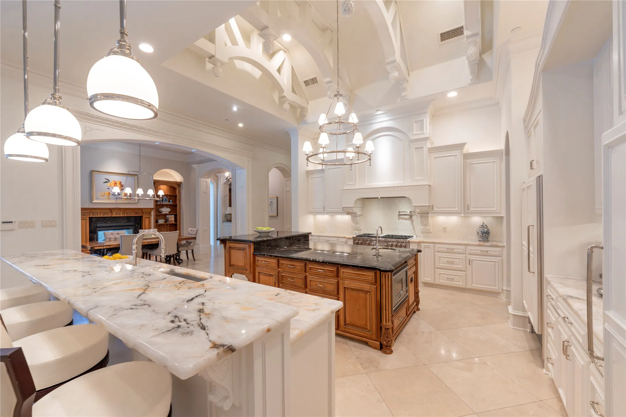 Single Family Residence For Sale in Tarrant County , 1430 Eagle Bend, Southlake, Texas 76092, 5 Bedroom, 8 Bathroom, 4 Garage spaces, 8,935 Sqft, built in 2005, mls#21388182, Real Estate Agent in Southlake, Homes For Sale in Tarrant county, Homes For Sale in Southlake, Realtor in Southlake Texas, Real Estate Brokerage Independent Realty Texas, Luminita Cordes Realtor