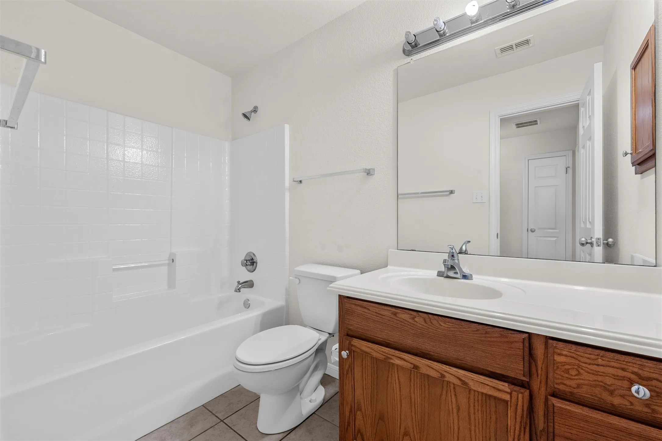 Single Family Residence For Sale in Mc Lennan County , 2541 Massey Lane, Robinson, Texas 76706, 3 Bedroom, 2 Bathroom, 2 Garage spaces, 1,732 Sqft, built in 2007, mls#21388277, Real Estate Agent in Robinson, Homes For Sale in Mc Lennan county, Homes For Sale in Robinson, Realtor in Robinson Texas, Real Estate Brokerage Independent Realty Texas, Luminita Cordes Realtor