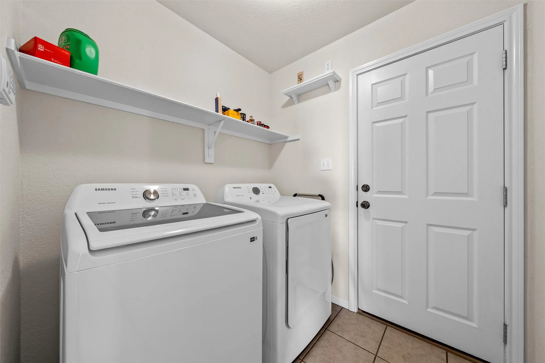 Single Family Residence For Sale in Mc Lennan County , 2541 Massey Lane, Robinson, Texas 76706, 3 Bedroom, 2 Bathroom, 2 Garage spaces, 1,732 Sqft, built in 2007, mls#21388277, Real Estate Agent in Robinson, Homes For Sale in Mc Lennan county, Homes For Sale in Robinson, Realtor in Robinson Texas, Real Estate Brokerage Independent Realty Texas, Luminita Cordes Realtor