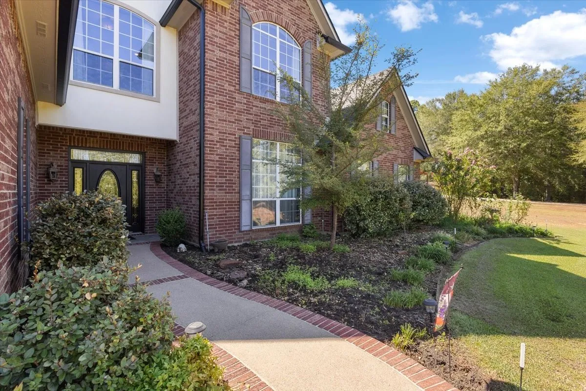 Single Family Residence For Sale in Upshur County , 1400 PR 1062, Gilmer, Texas 75645, 4 Bedroom, 3 Bathroom, 2 Garage spaces, 3,846 Sqft, built in 2003, mls#21388298, Real Estate Agent in Gilmer, Homes For Sale in Upshur county, Homes For Sale in Gilmer, Realtor in Gilmer Texas, Real Estate Brokerage Independent Realty Texas, Luminita Cordes Realtor