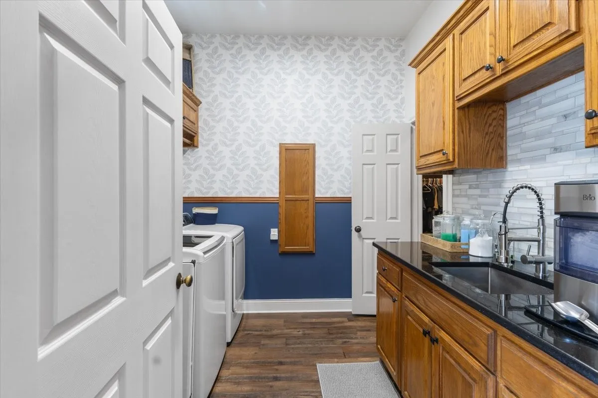 Single Family Residence For Sale in Upshur County , 1400 PR 1062, Gilmer, Texas 75645, 4 Bedroom, 3 Bathroom, 2 Garage spaces, 3,846 Sqft, built in 2003, mls#21388298, Real Estate Agent in Gilmer, Homes For Sale in Upshur county, Homes For Sale in Gilmer, Realtor in Gilmer Texas, Real Estate Brokerage Independent Realty Texas, Luminita Cordes Realtor